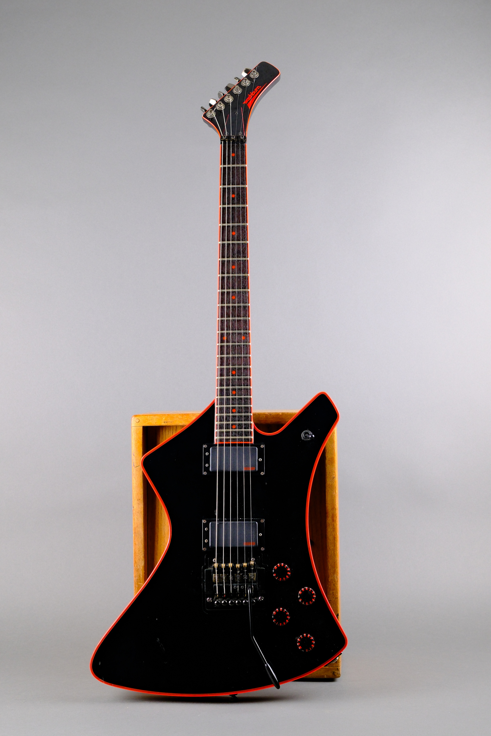 1985 Washburn A-20V Black