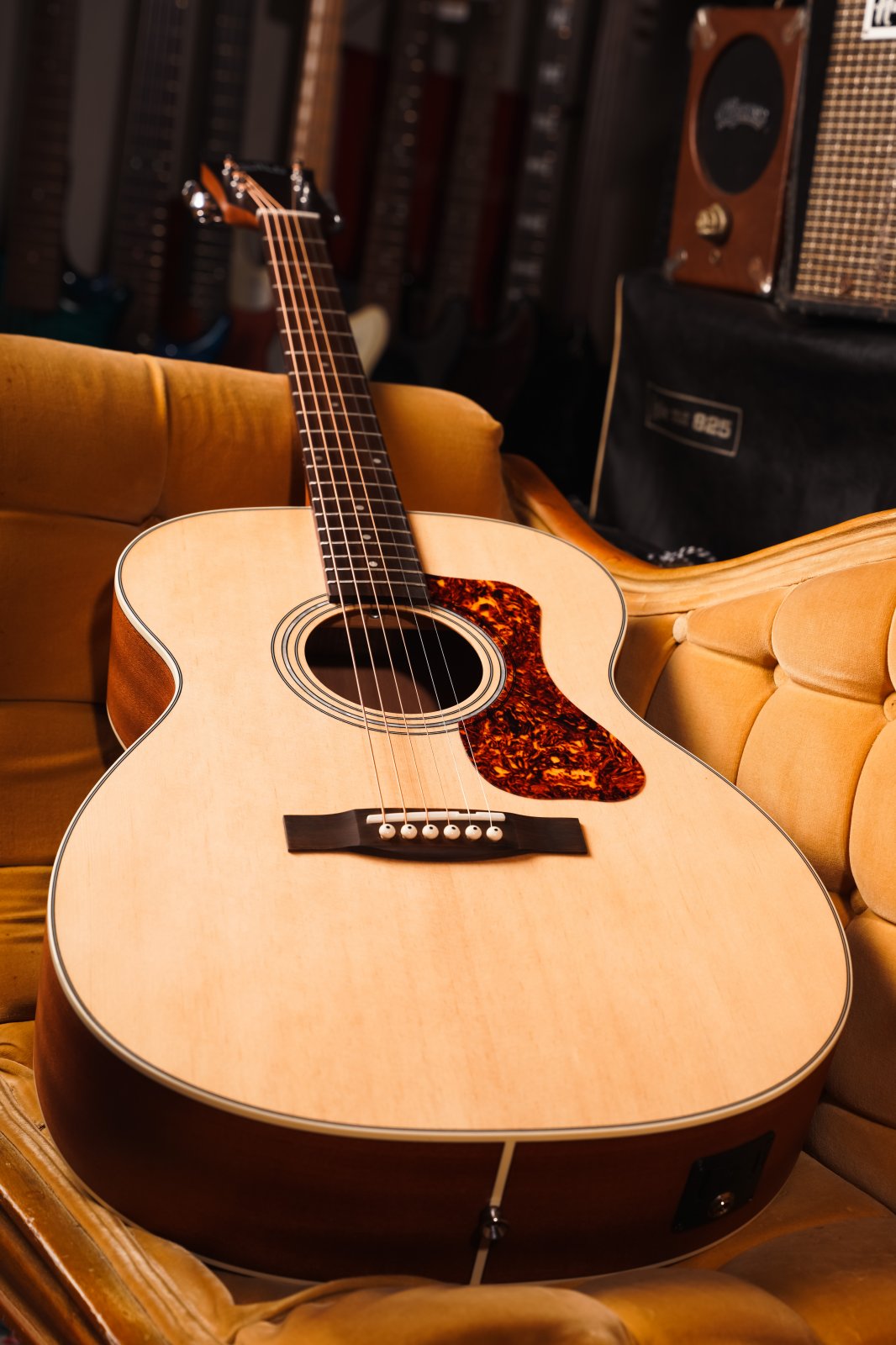 Guild OM-240E Natural Acoustic/Electric Westerly Collection (new