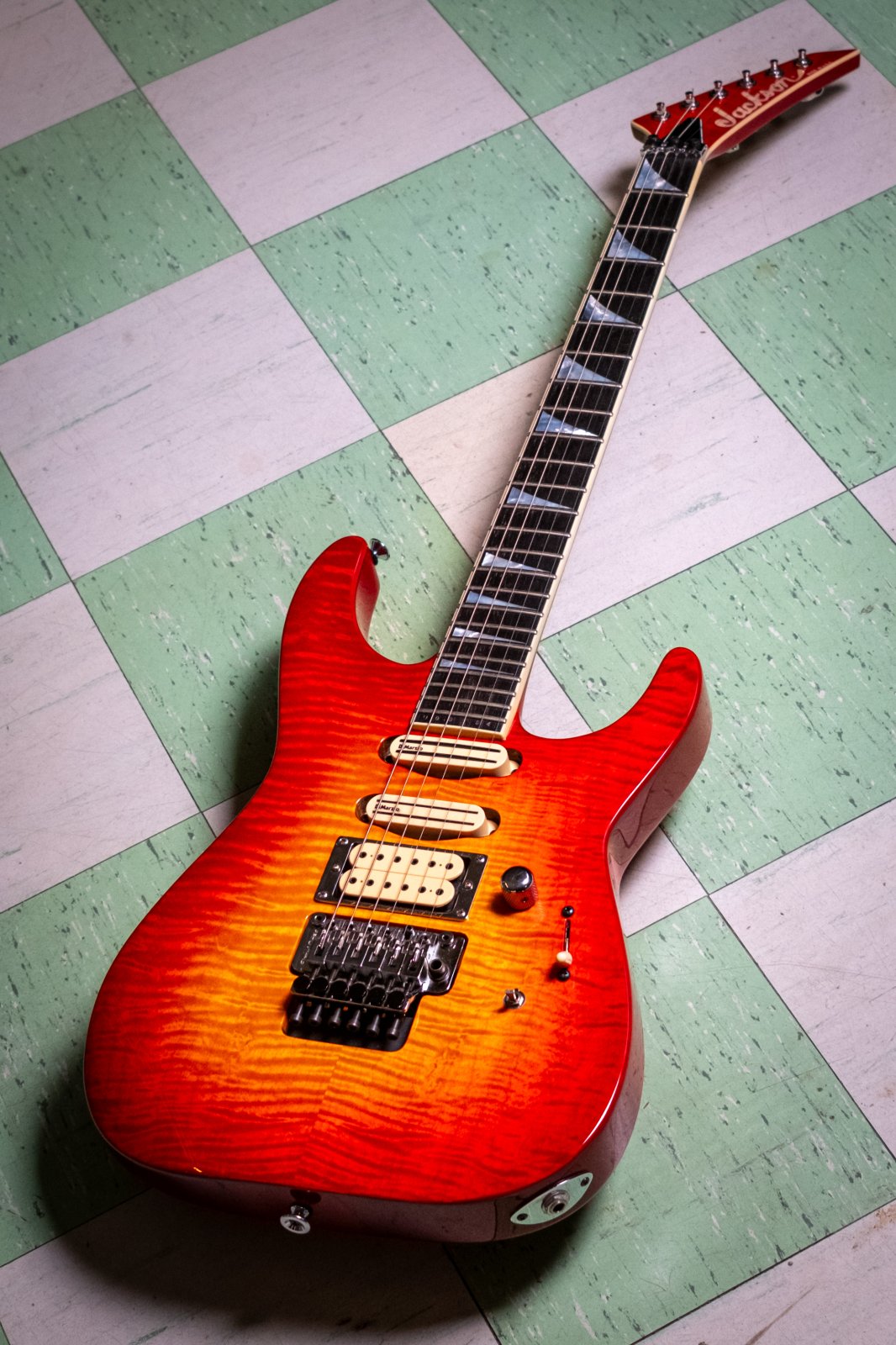 domestic brand cherry sunburst ライダースJK 2000 Jackson USA SL1 Soloist Cherry Sunburst