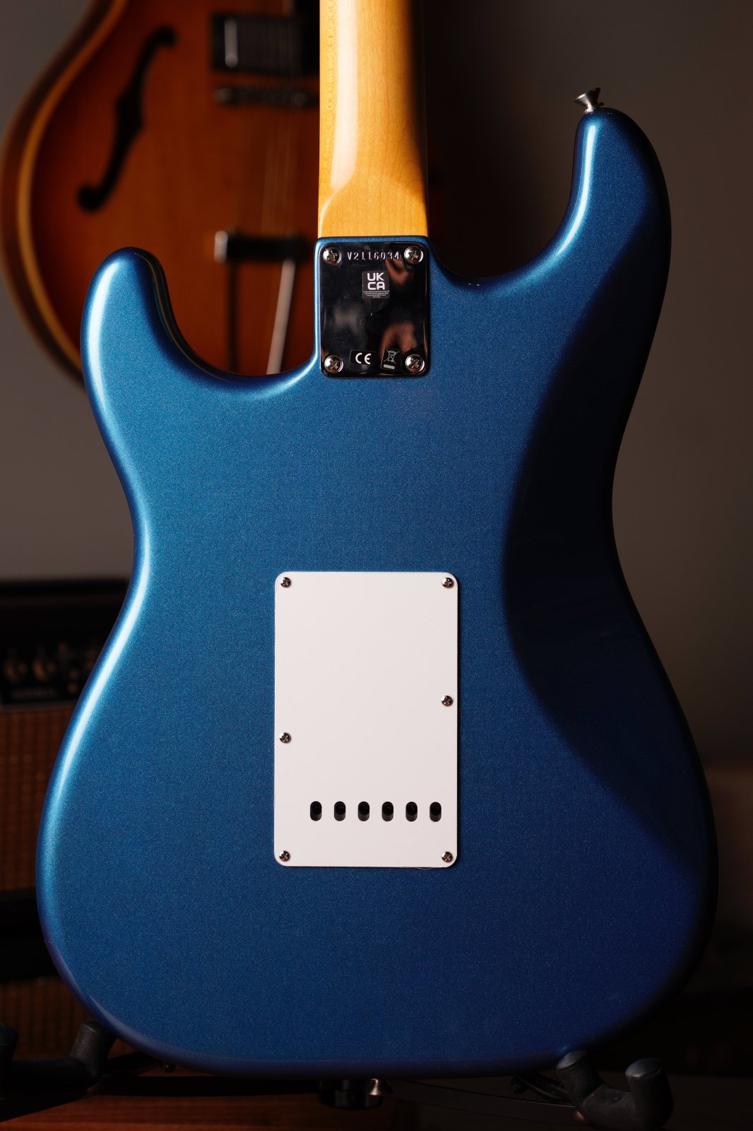 ギター Fender Japan Stratocaster LakePlacidBlue s-l400.jpg