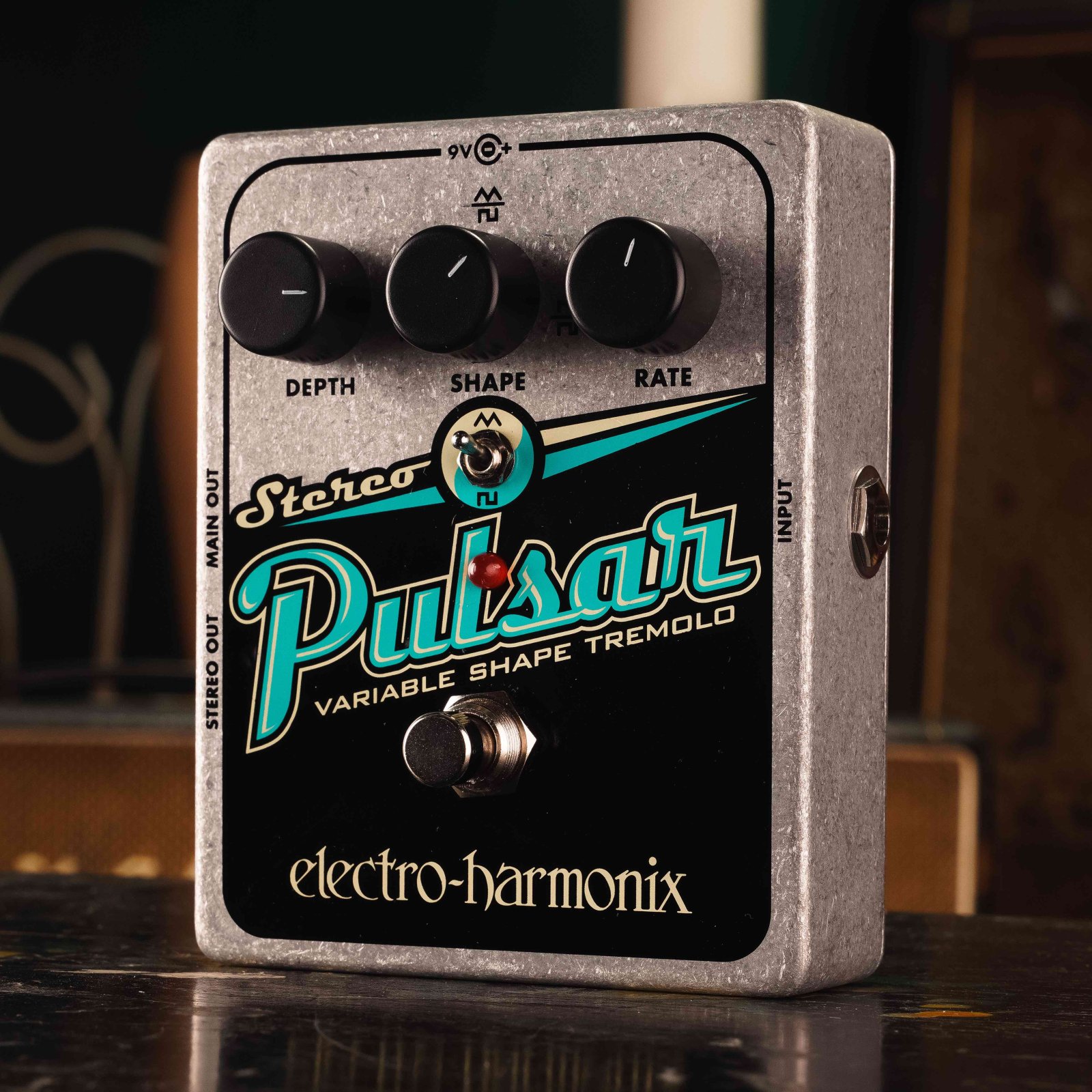 Electro-Harmonix Stereo Pulsar Variable Shape Analog Tremolo (new