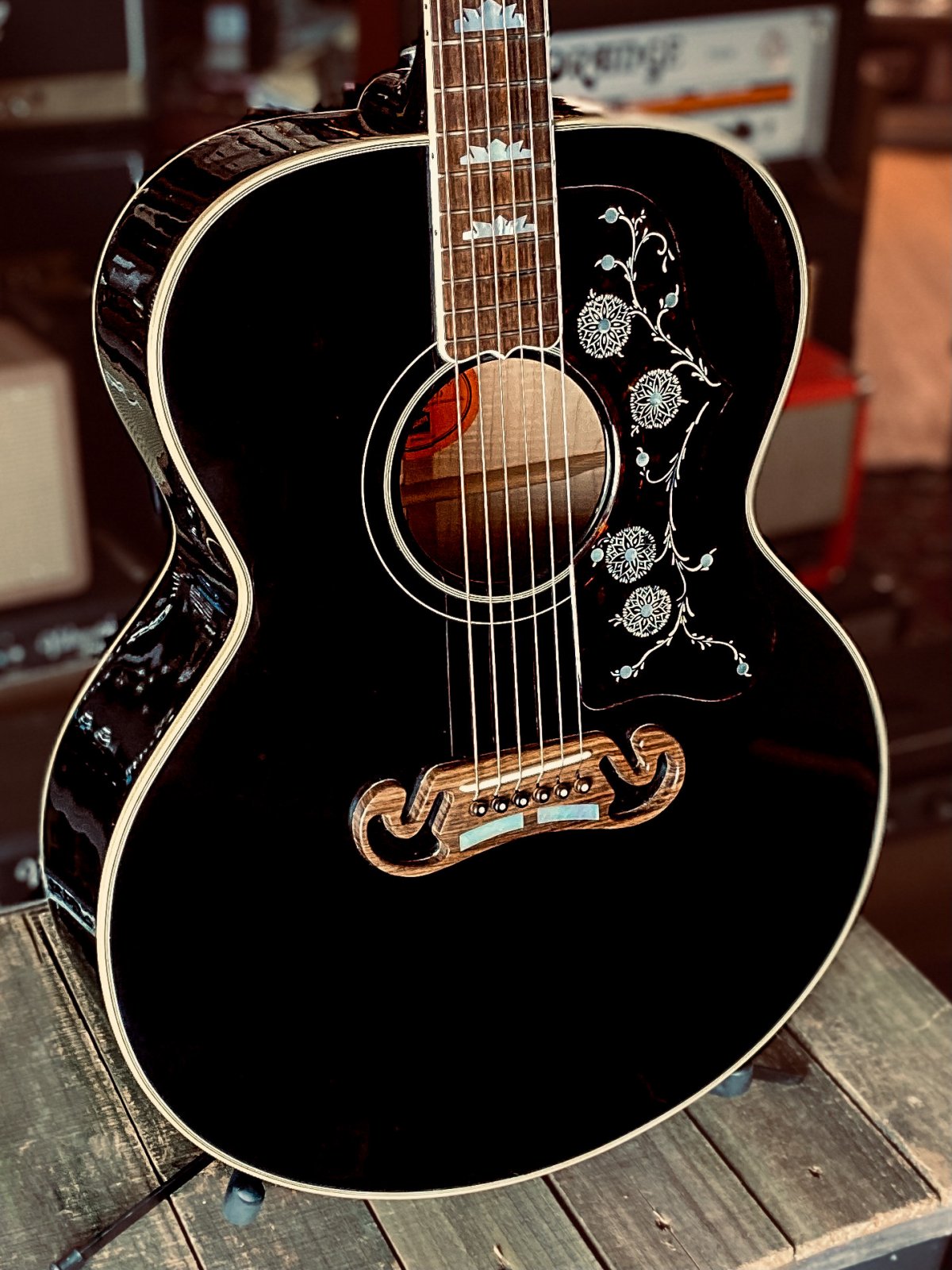 1995 Gibson J-200 Ebony