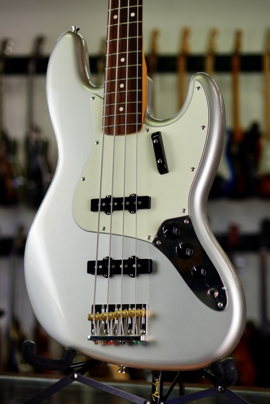 Squier by Fender Jazz Bass シルバー 2015 Squier Classic Vibe 60s Jazz Bass Inca Silver