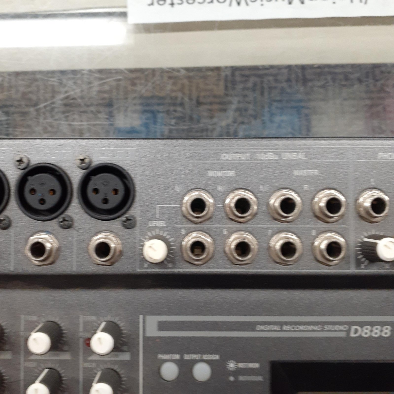 Korg D888 Digital recording Studio - USED