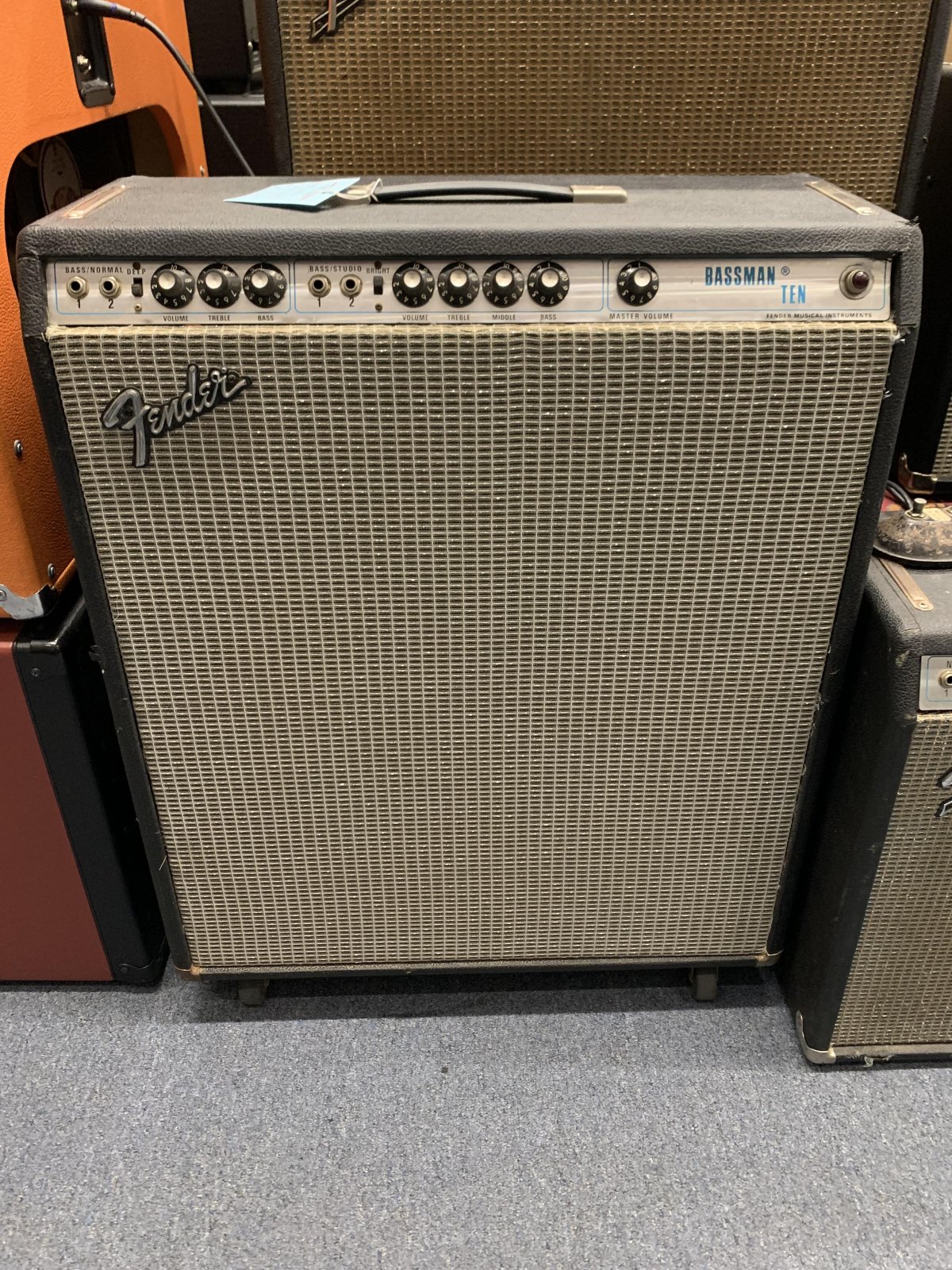 ベース Fender BASSMAN D 1973 Fender Bassman 50w 4x10 - USED