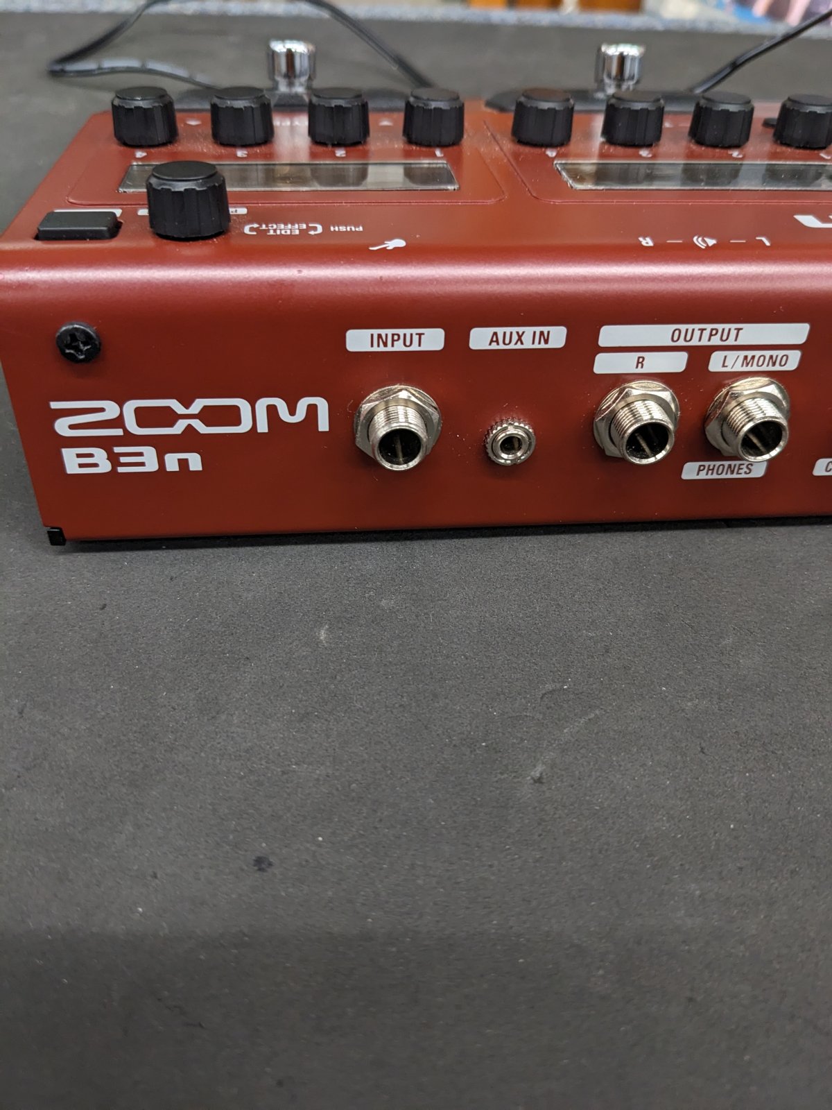 Zoom B3n Multi-Effects Processor - USED
