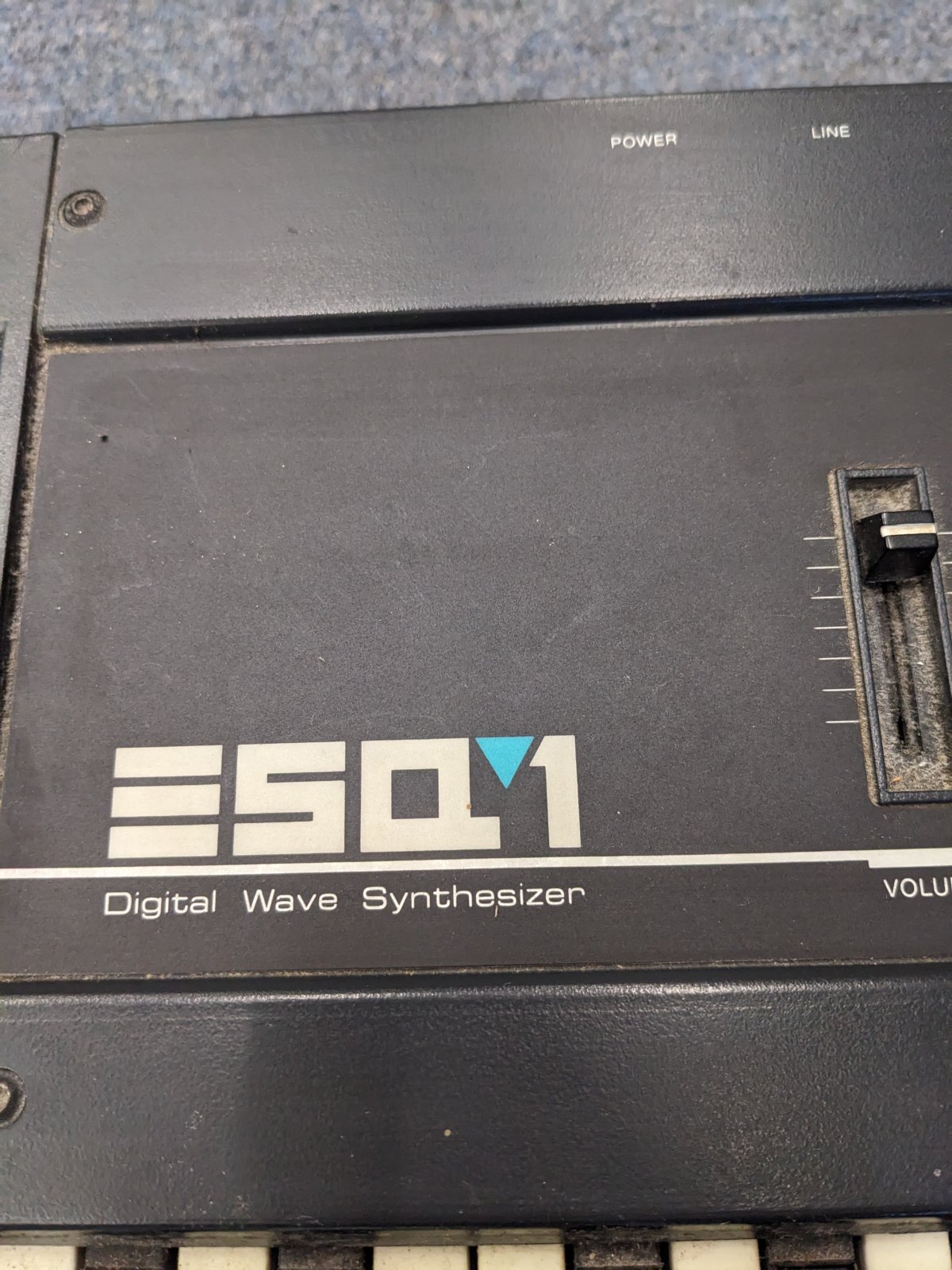 ENSONIQ ESQ-1 シンセサイザー Ensoniq ESQ-1 | Vintage Synth Explorer