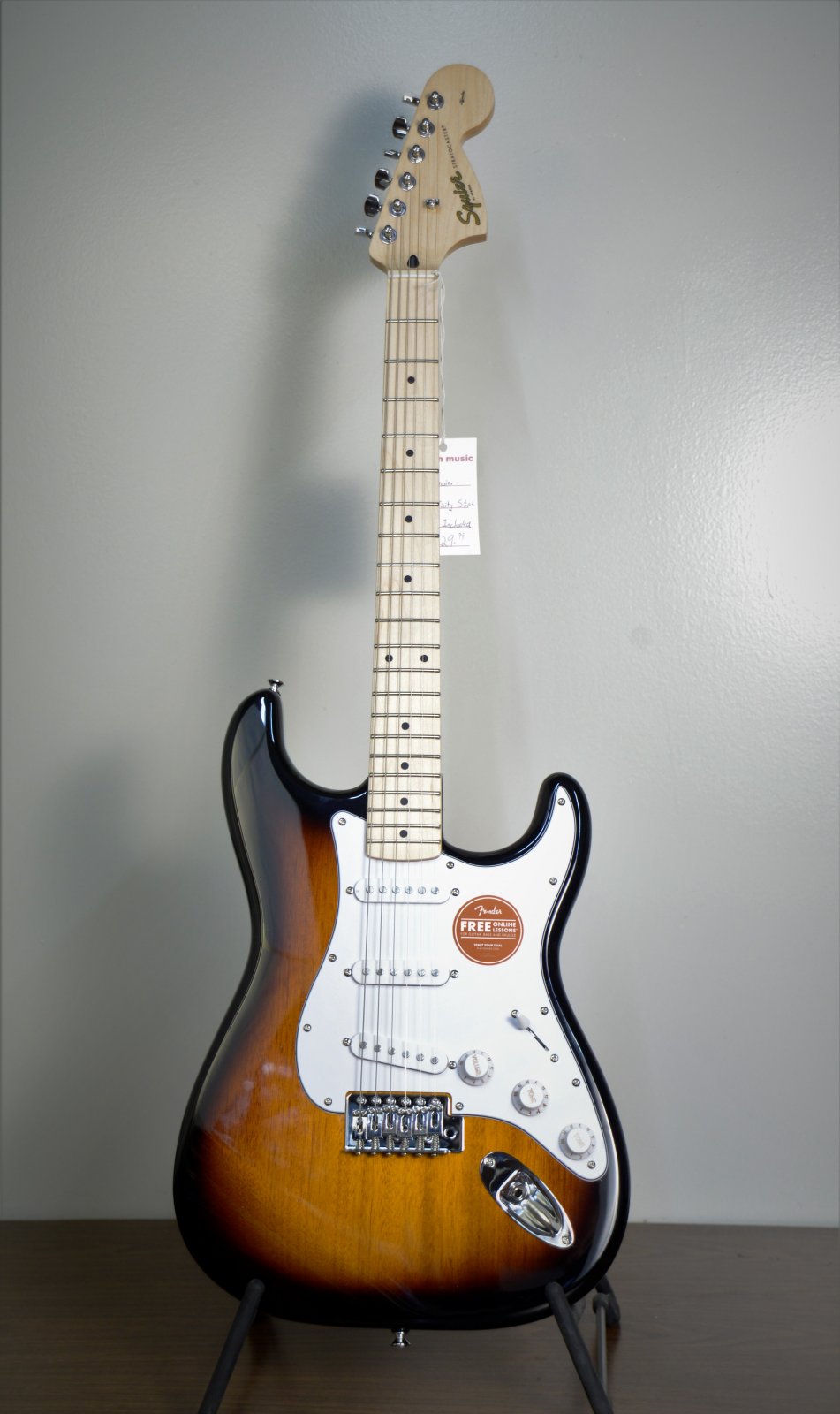 Fender Affinity Series Stratocaster Maple Fingerboard 2