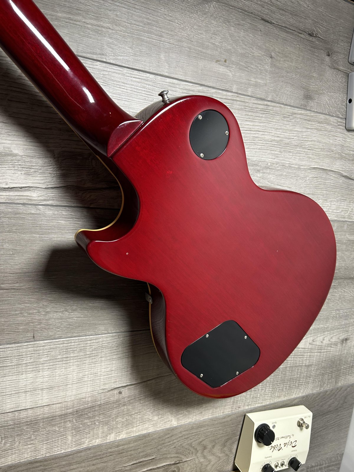 2006年製【Epiphone⑩|Les Paul CLASSIC】Cherry Epiphone Les Paul Classic - Sight & Sound Fort Frances