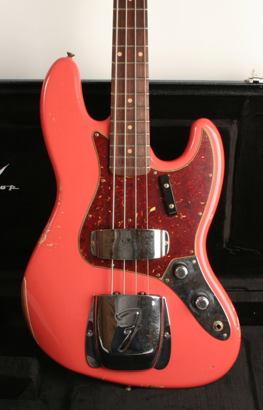 Amazon.com: Fender Custom Shop '62 Jazz Bass Relic Electric