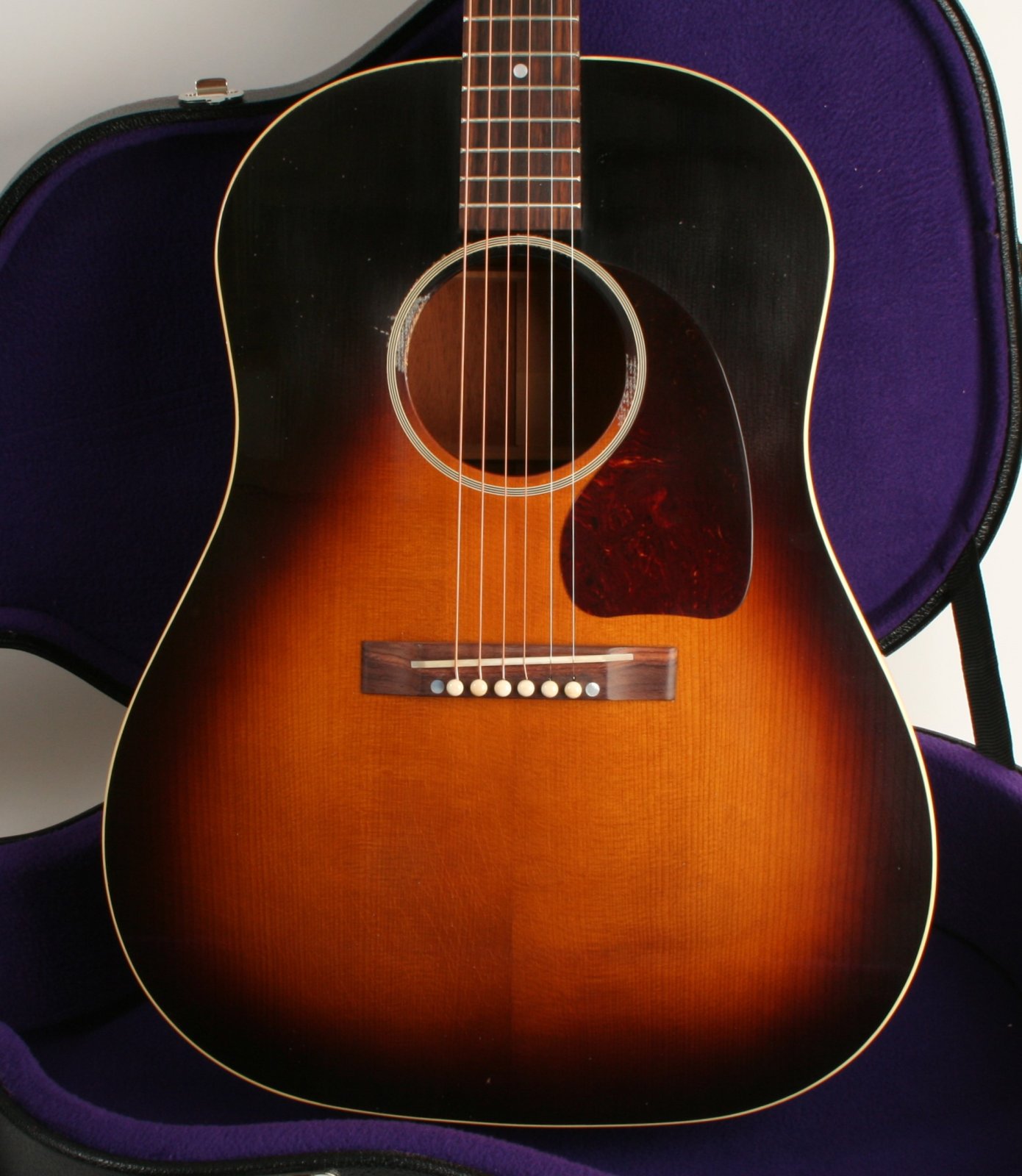 Gibson Custom Shop 1942 Banner J-45 Vintage Sunburst Light