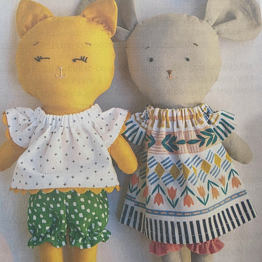 Cat & Mouse Are Plushie Friends Camp