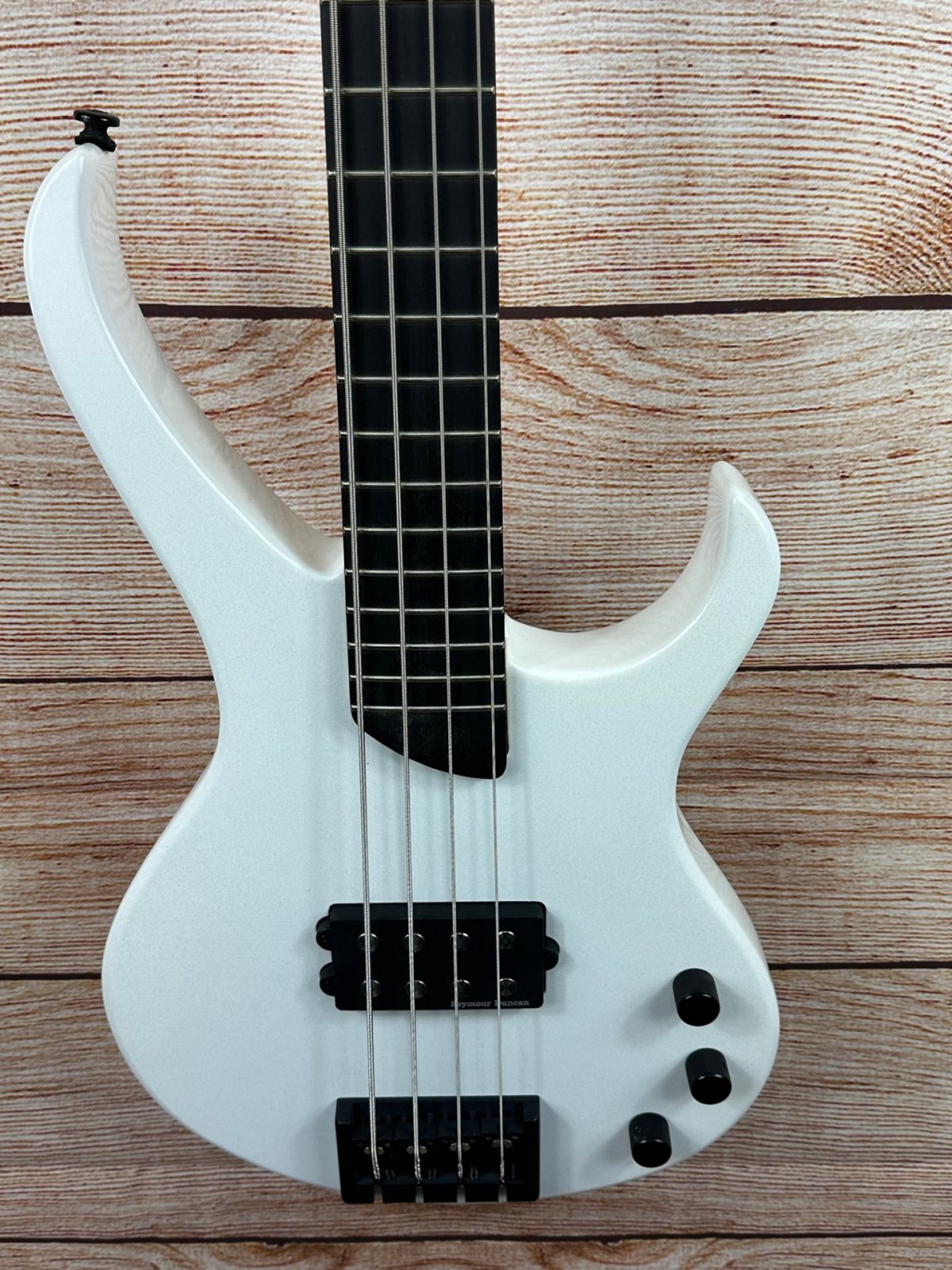 Kramer Disciple D-1 Bass - White - 1