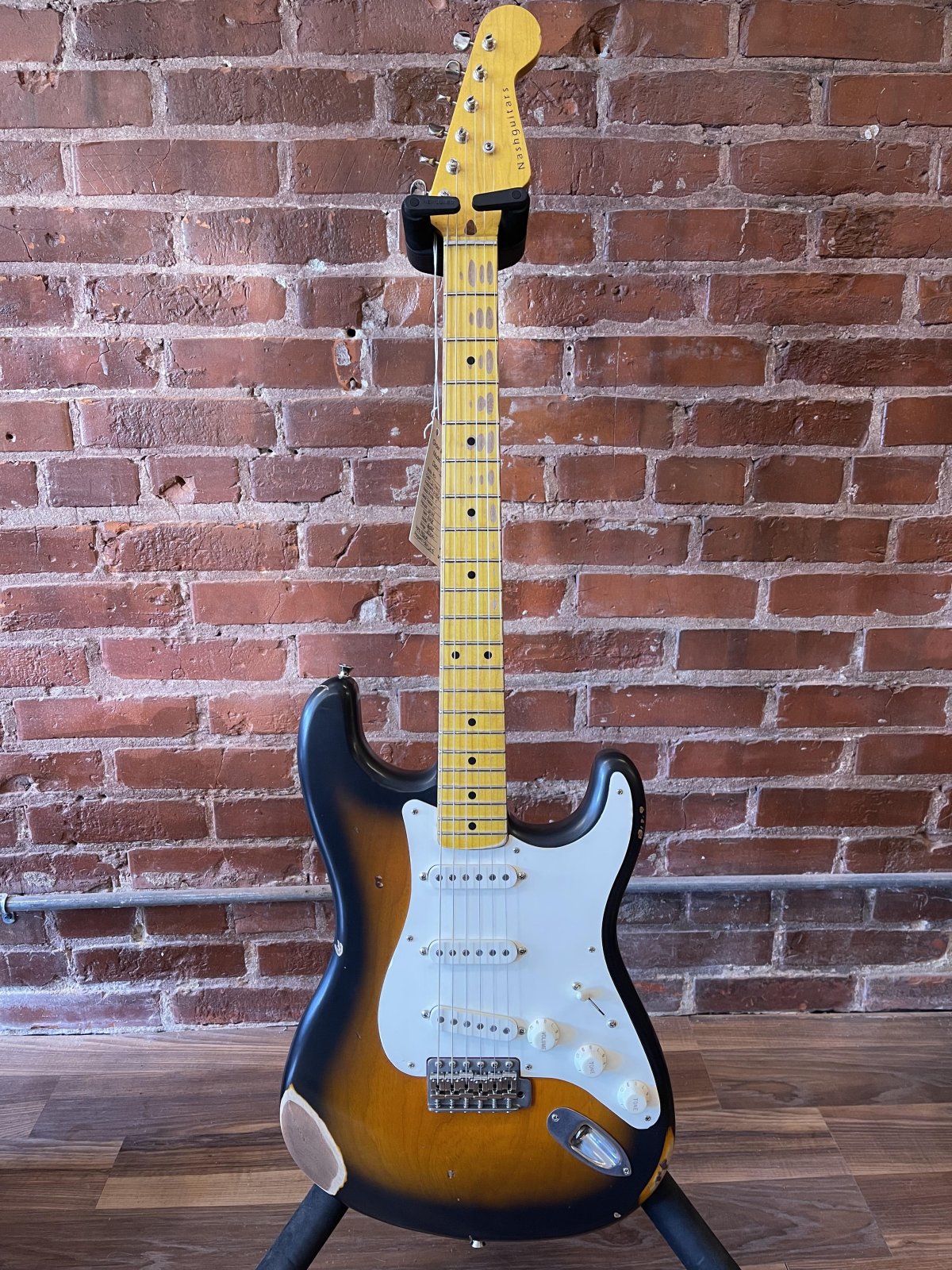 Nash S-57 Electric Guitar 2 Tone Sunburst with hard case