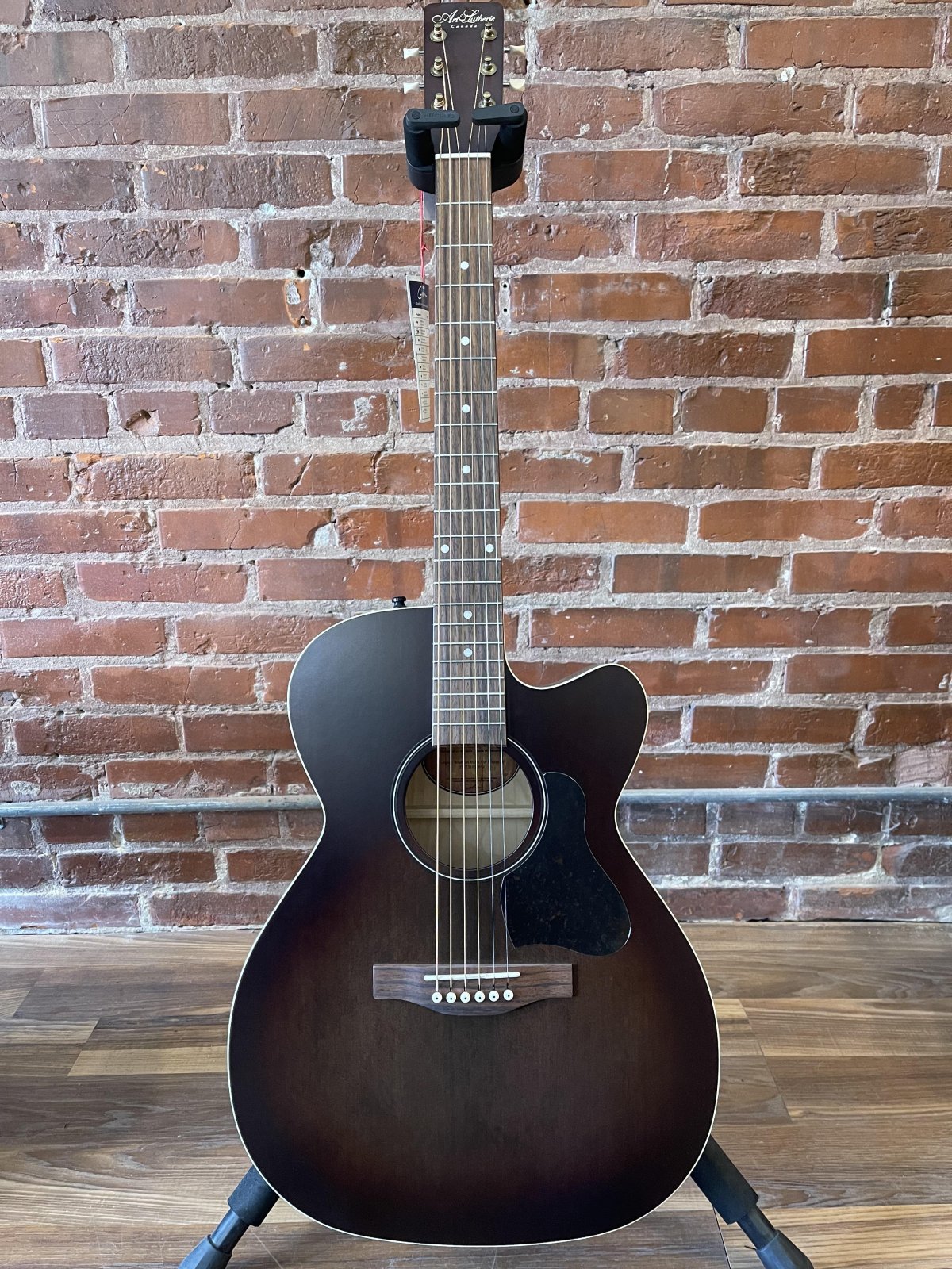 Art & Lutherie Legacy Bourbon Burst