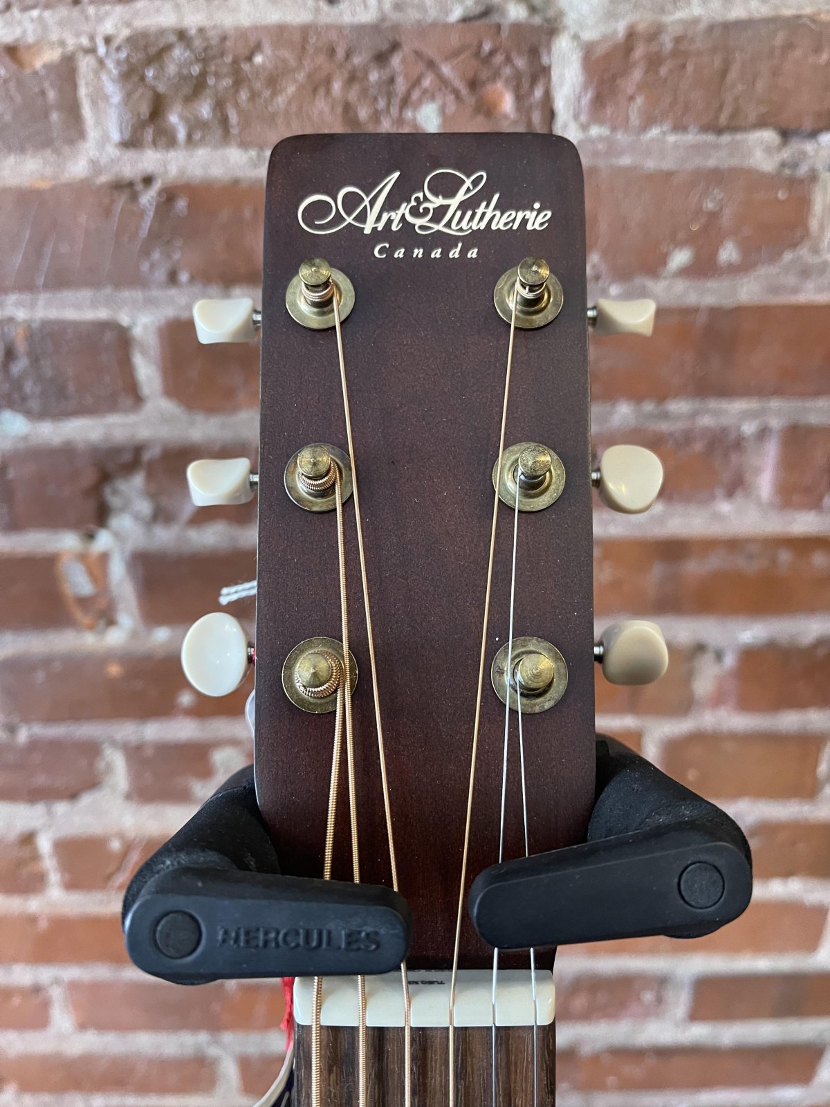 Art & Lutherie Legacy Bourbon Burst