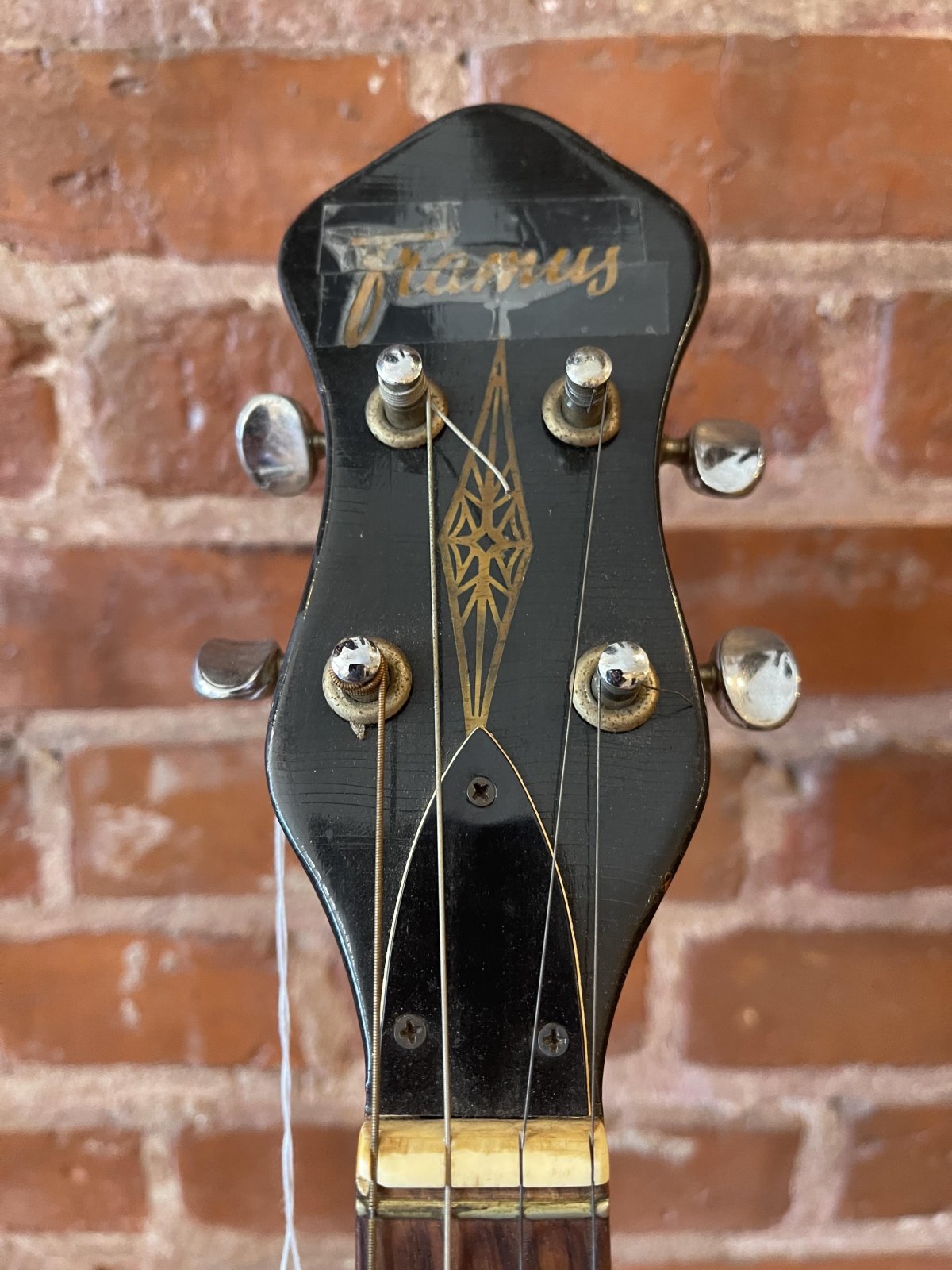 Framus 4-String Banjo w/ Case