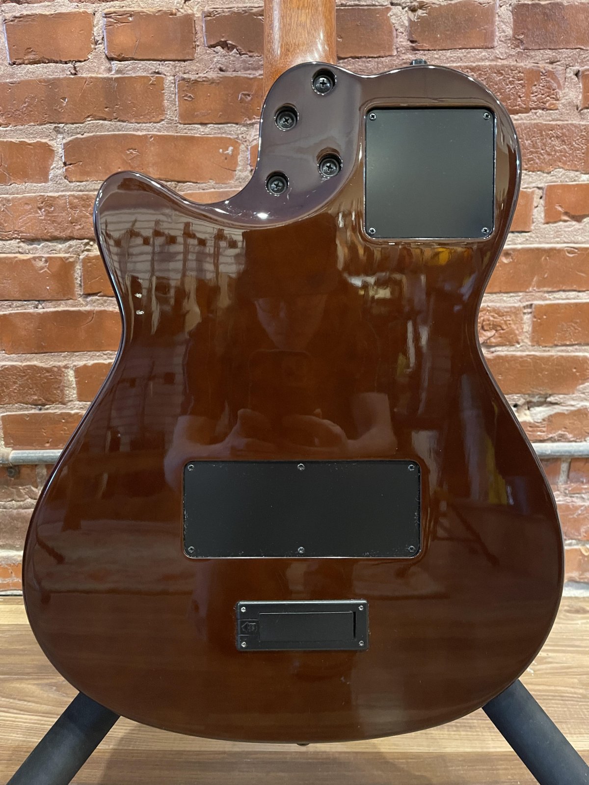 Godin AG Ultra HG Cognac Burst with hard case