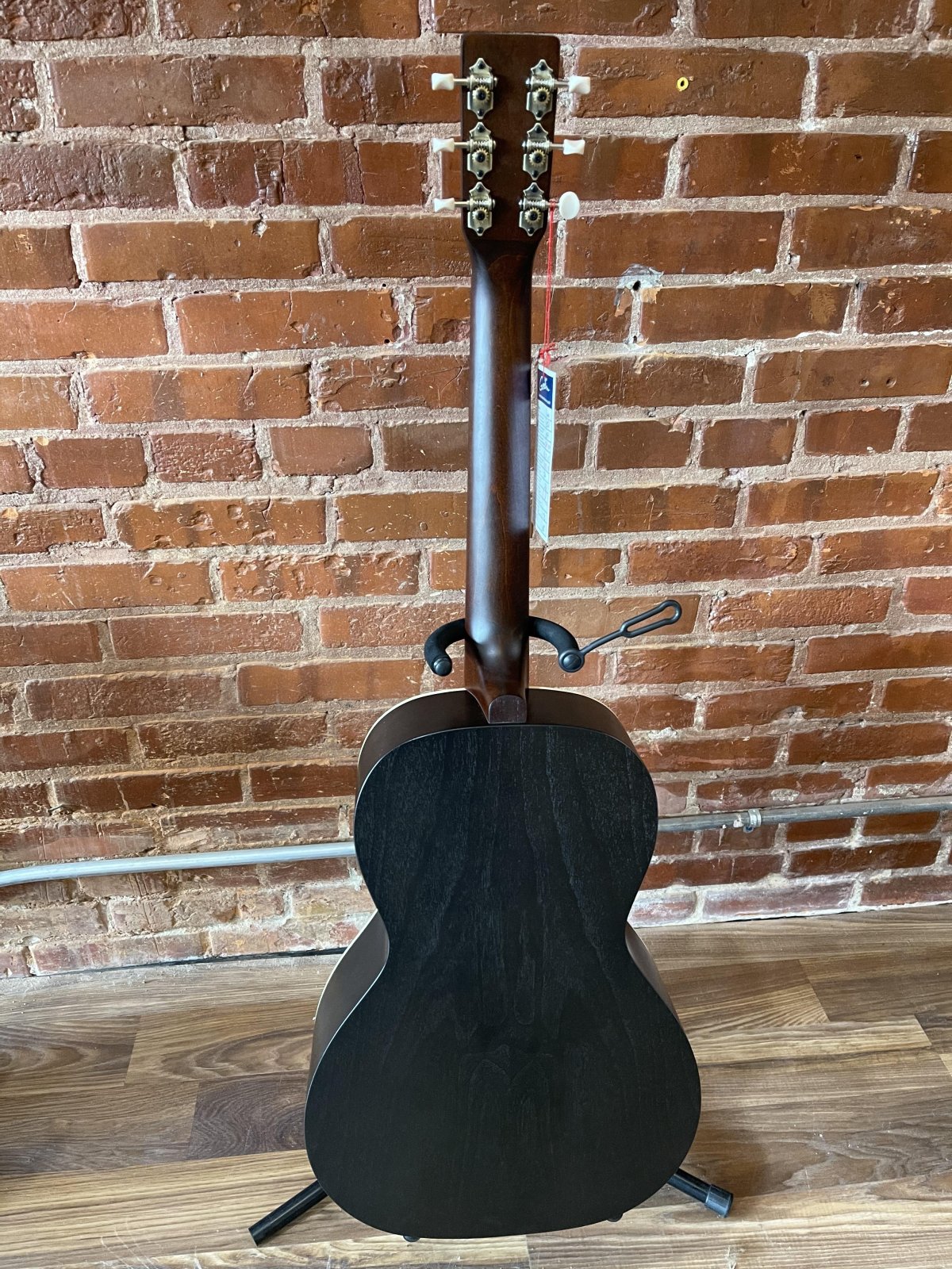 Art & Lutherie Roadhouse Faded Black w/Gig Bag