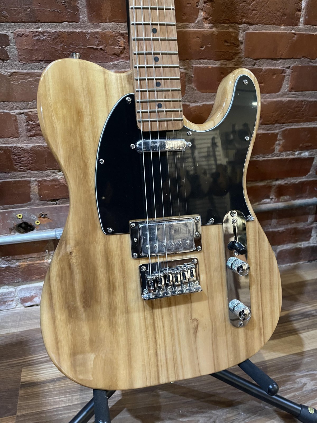 Stagg Solid-Body Electric Guitar, Right-Handed, Natural Finish – Single Coil & Humbucker Pickups, Maple Neck