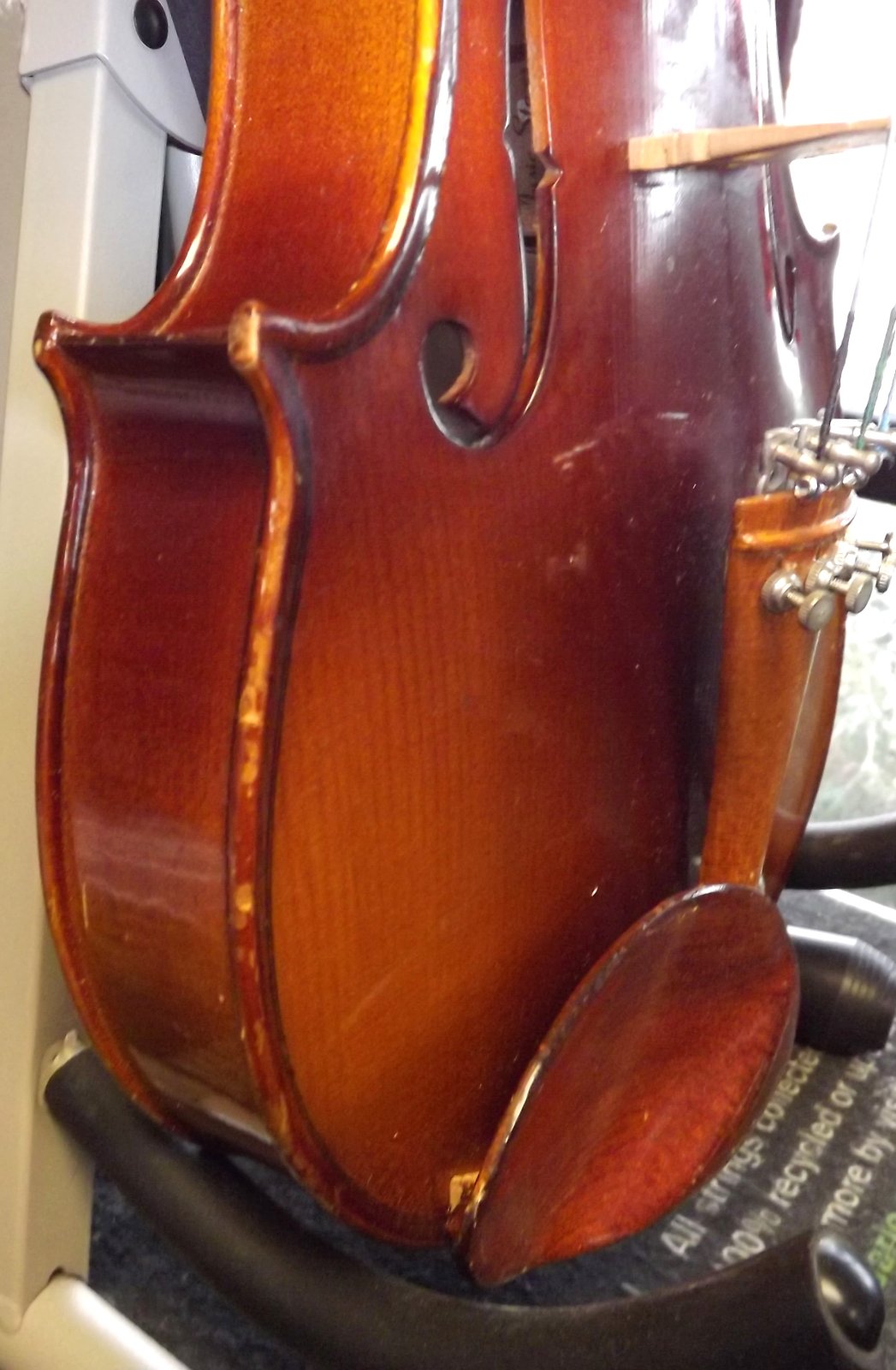 Skylark MV-OO5 4/4 Violin with Case, bow &rosin