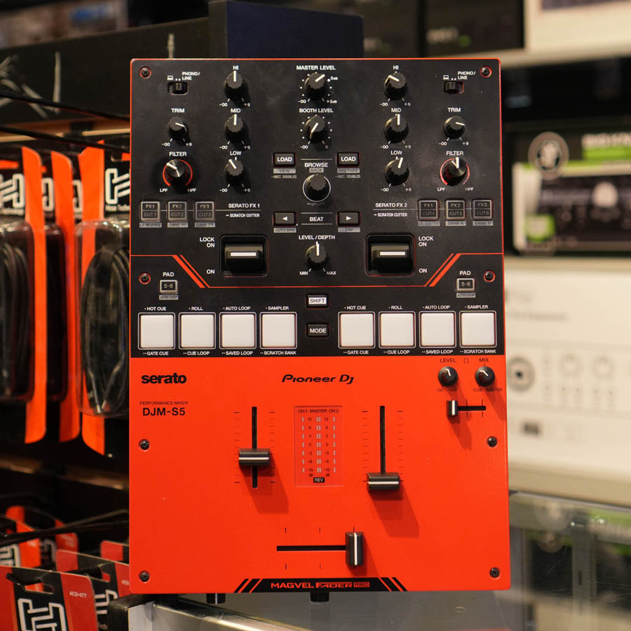 美品　Pioneer DJ DJM-S5 Serato対応 Pioneer DJ DJM-S5 - 2-Channel Serato DVS Scratch Mixer @ The