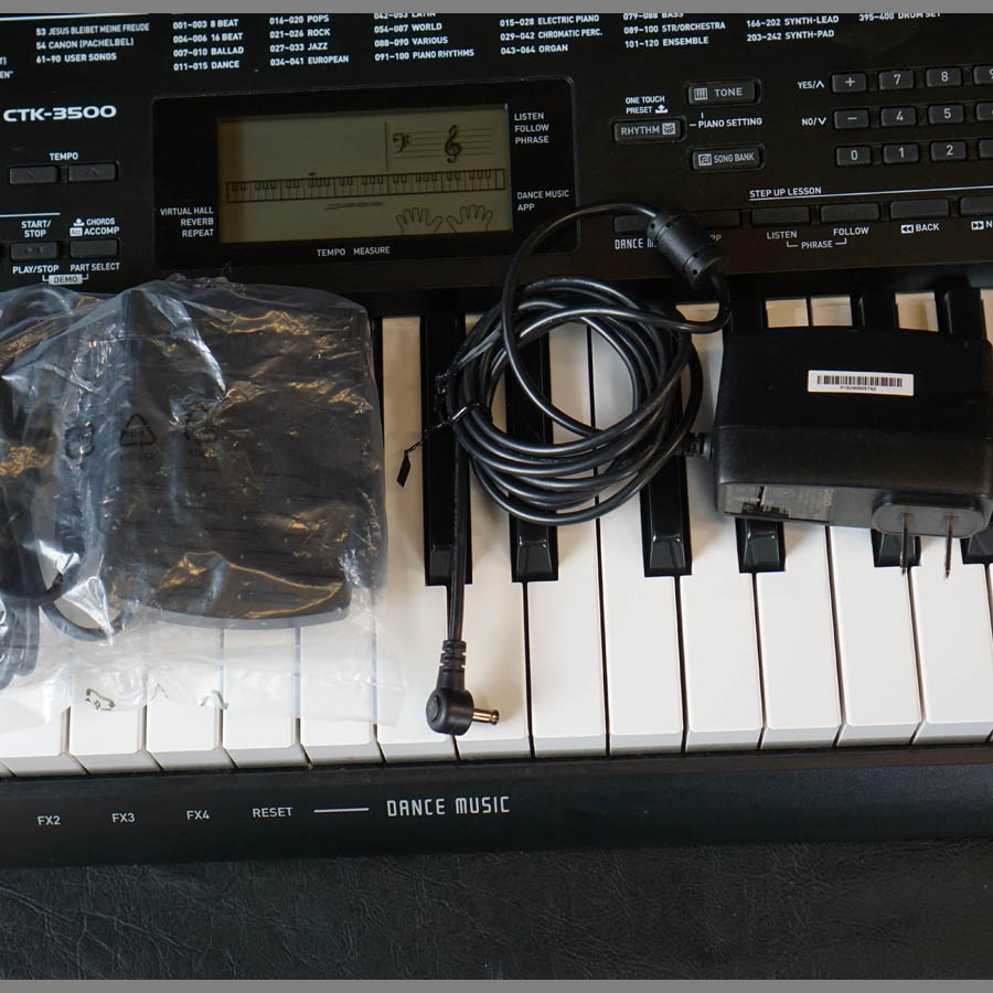 カシオ　キーボード　CTK-3500 Casio CTK-3500 61-Key Piano Style Portable Keyboard with Touch