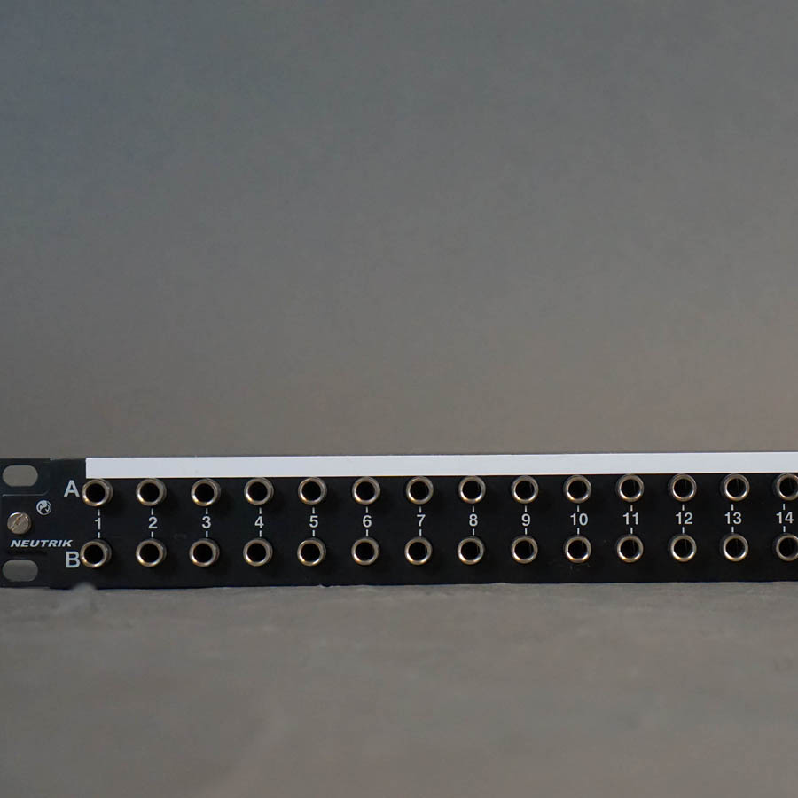 Neutrik NYS-SPP-L 48-Point 1/4 TRS Jack Patch Bay - Used