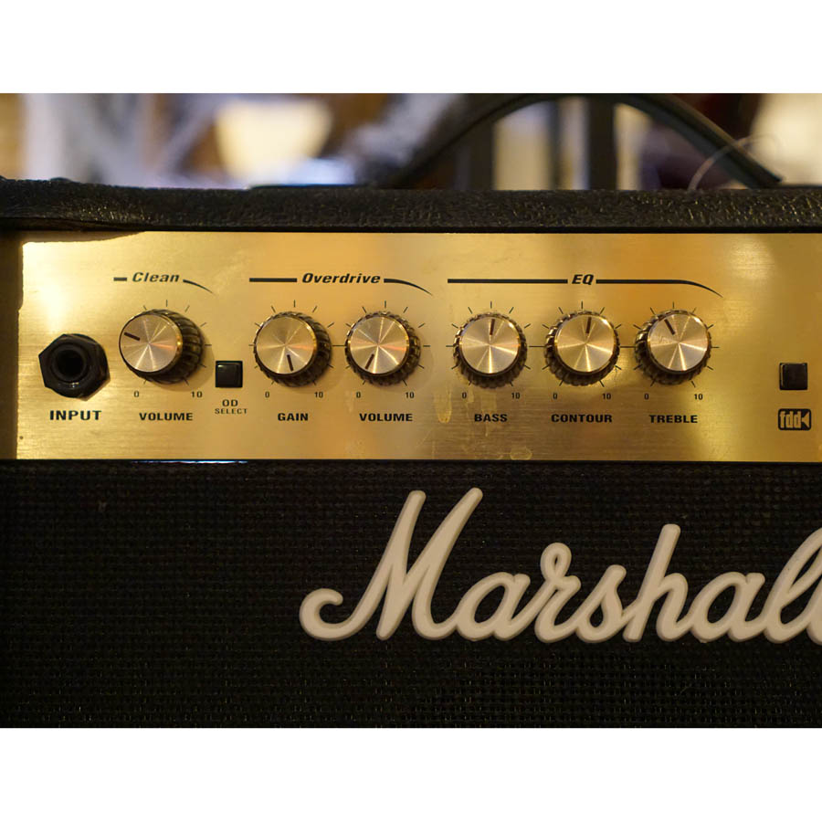 【Marshall】MG15CD Marshall MG15CD 15 Watt 8 Inch Guitar Practice Amplifier □S