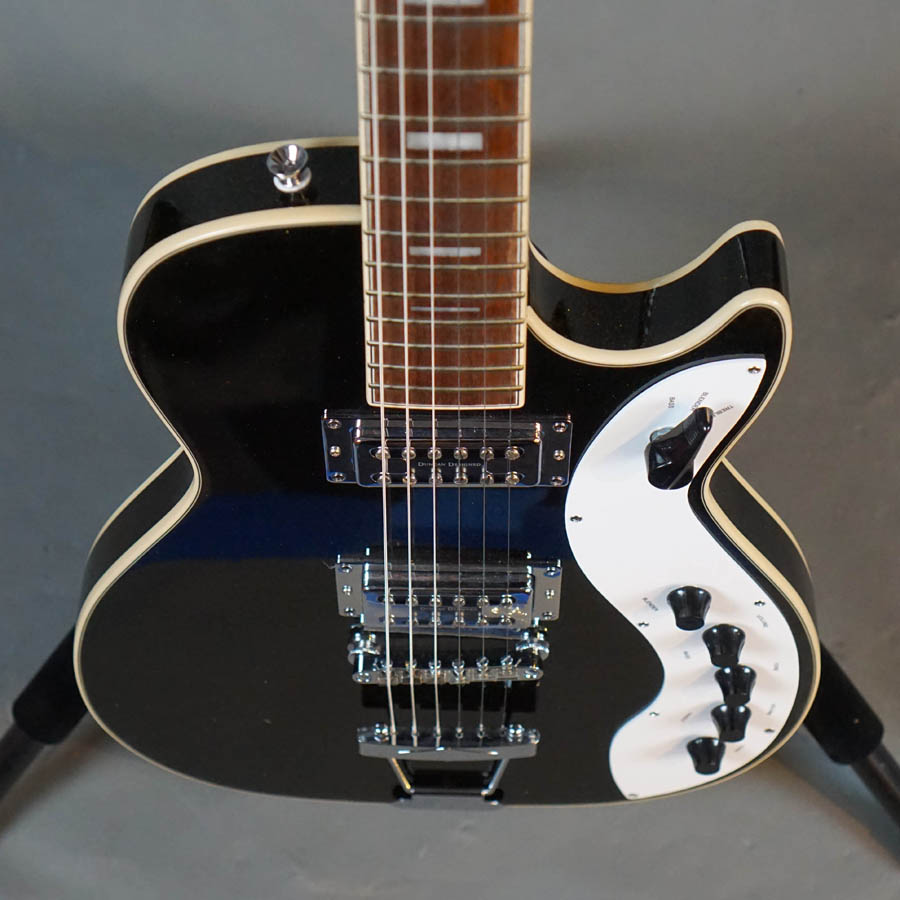 Silvertone 1423 Reissue Electric Guitar Black Gold Flake