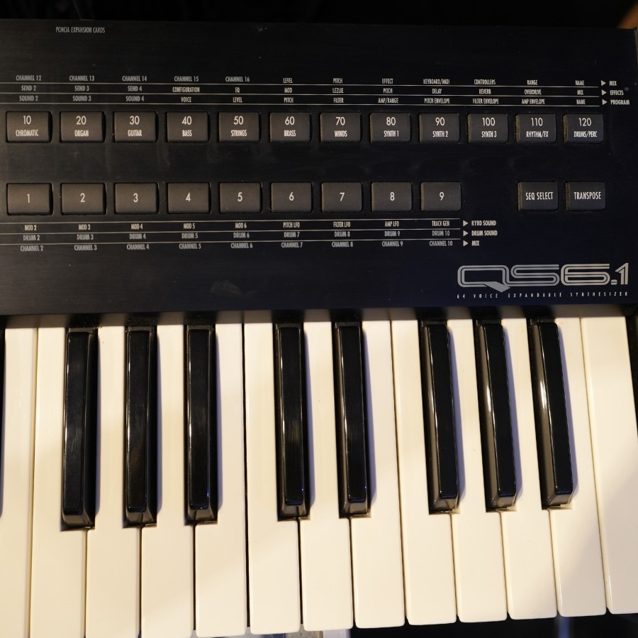 Alesis QS6.1 61-Key Digital Synthesizer/Workstation w/Bag (1999