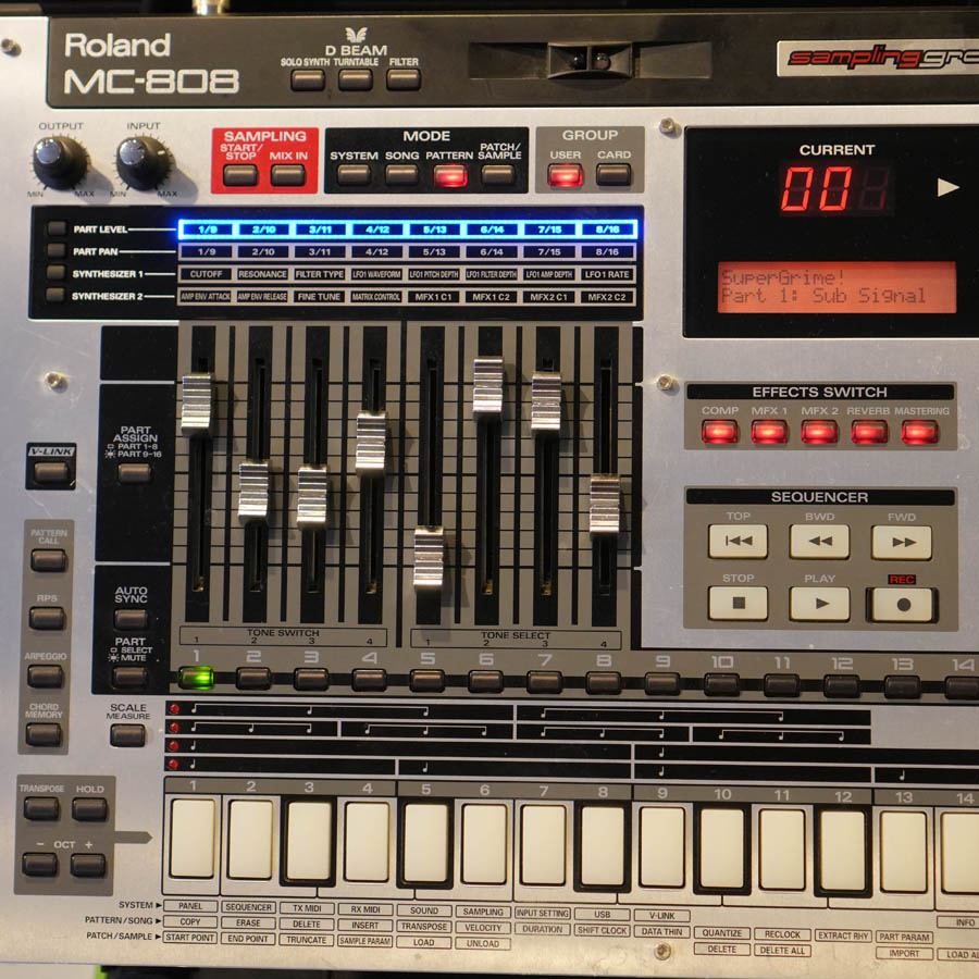 Roland MC-808 Groovebox - Used