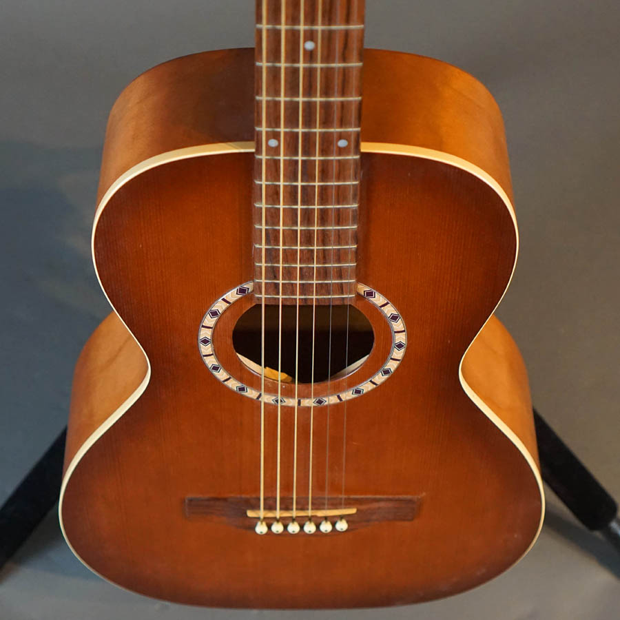 Art & Lutherie AMI cedar (2000年製)リペア済 Art & Lutherie Ami Cedar Parlor Acoustic Antique Burst - Used