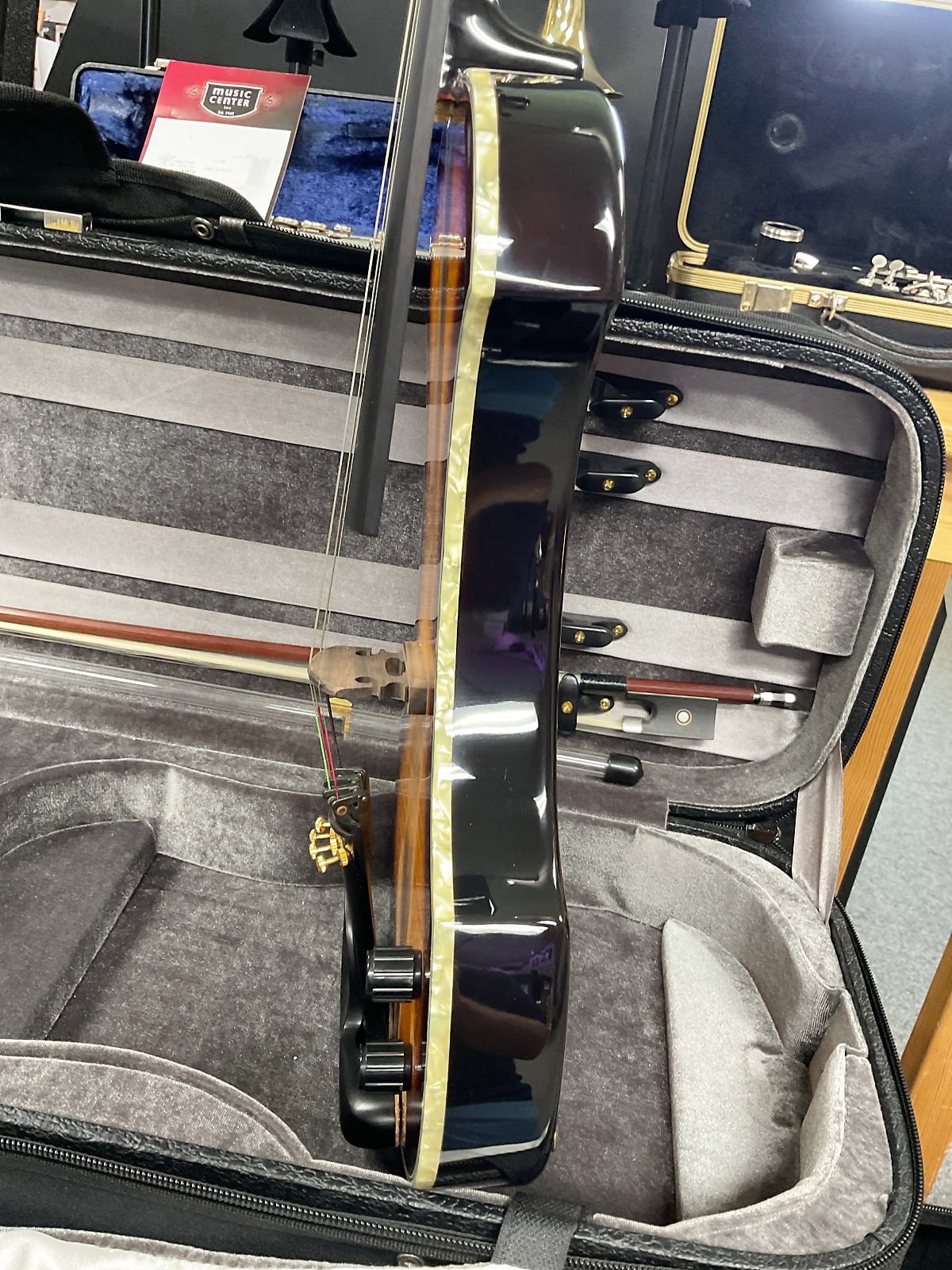 Fender FV-3 Deluxe Violin, Flamed Maple Sunburst - 717669040437