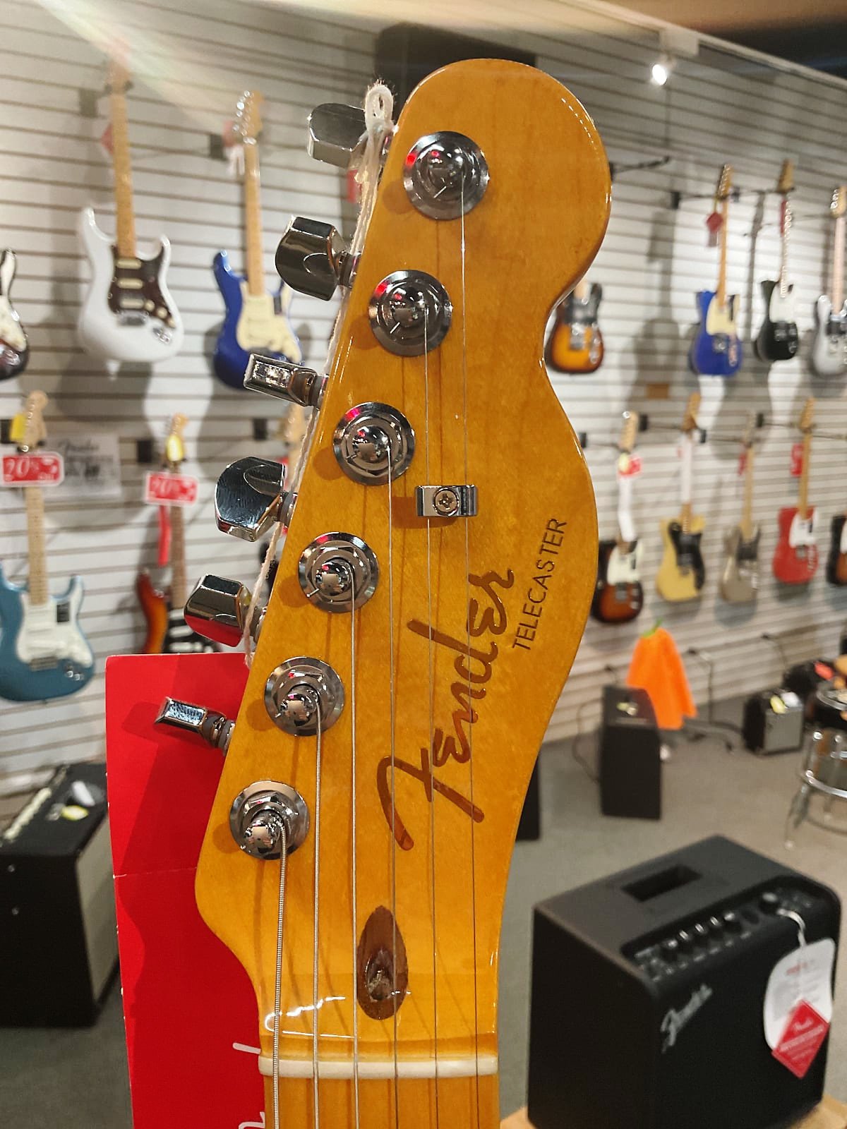 Fender 0118032712 American Ultra Telecaster, Maple Fingerboard