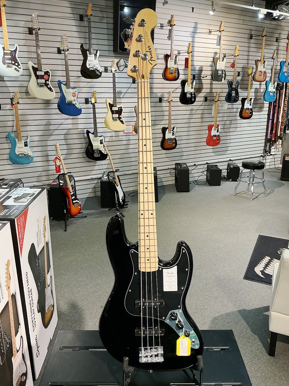 ベース Fender USA American Standard Jazz Bass Fender American Standard Jazz Bass - Black | Sweetwater