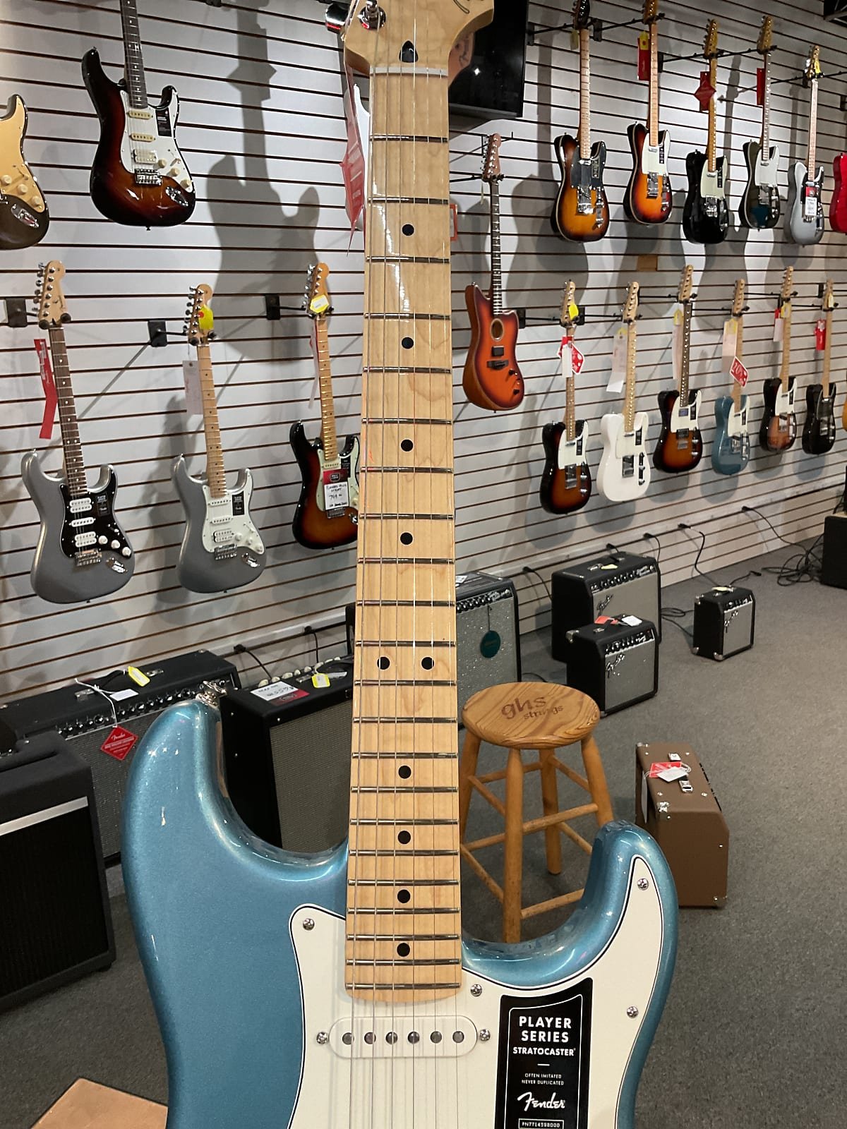 Fender 0144502513 Player Stratocaster, Maple Fingerboard