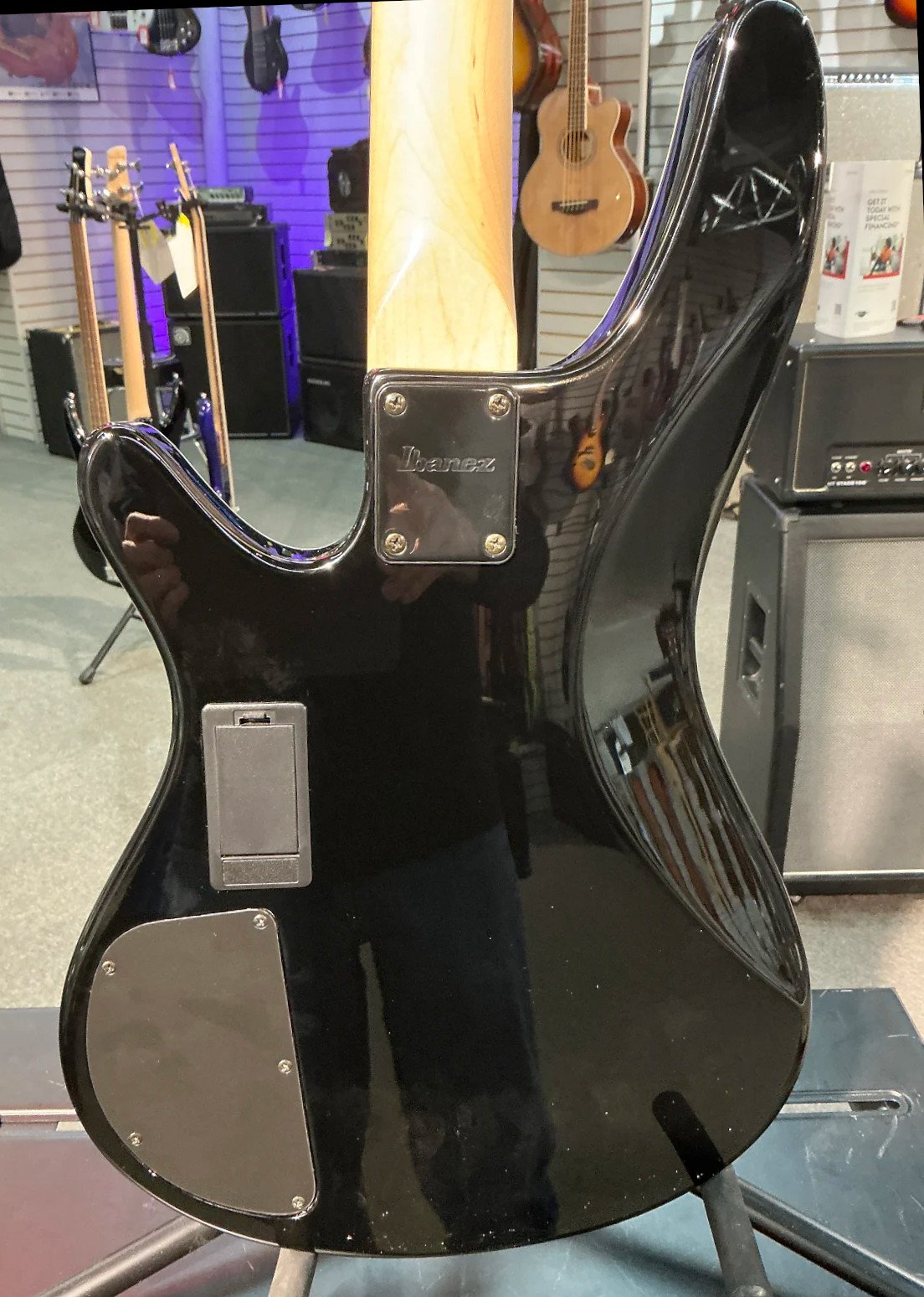 Ibanez Soundgearベース NEW JAPANESE MADE IBANEZ SOUNDGEAR BASS !! - YouTube