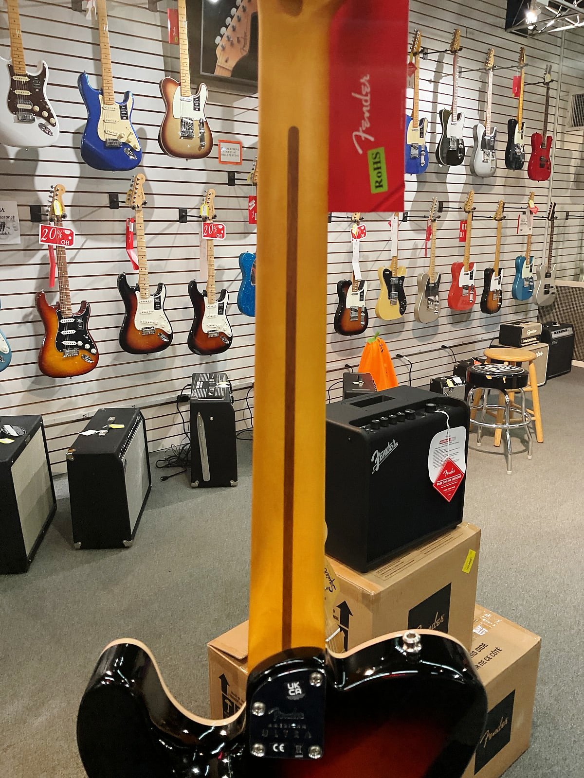 Fender 0118032712 American Ultra Telecaster, Maple Fingerboard