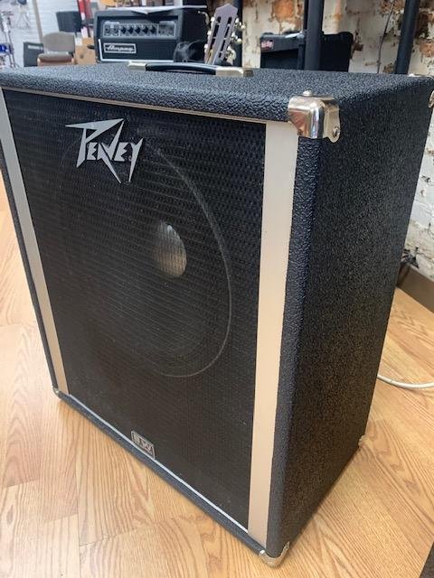 Peavey 115-BW Black Widow Bass Cabinet with Cover - Great Sound!