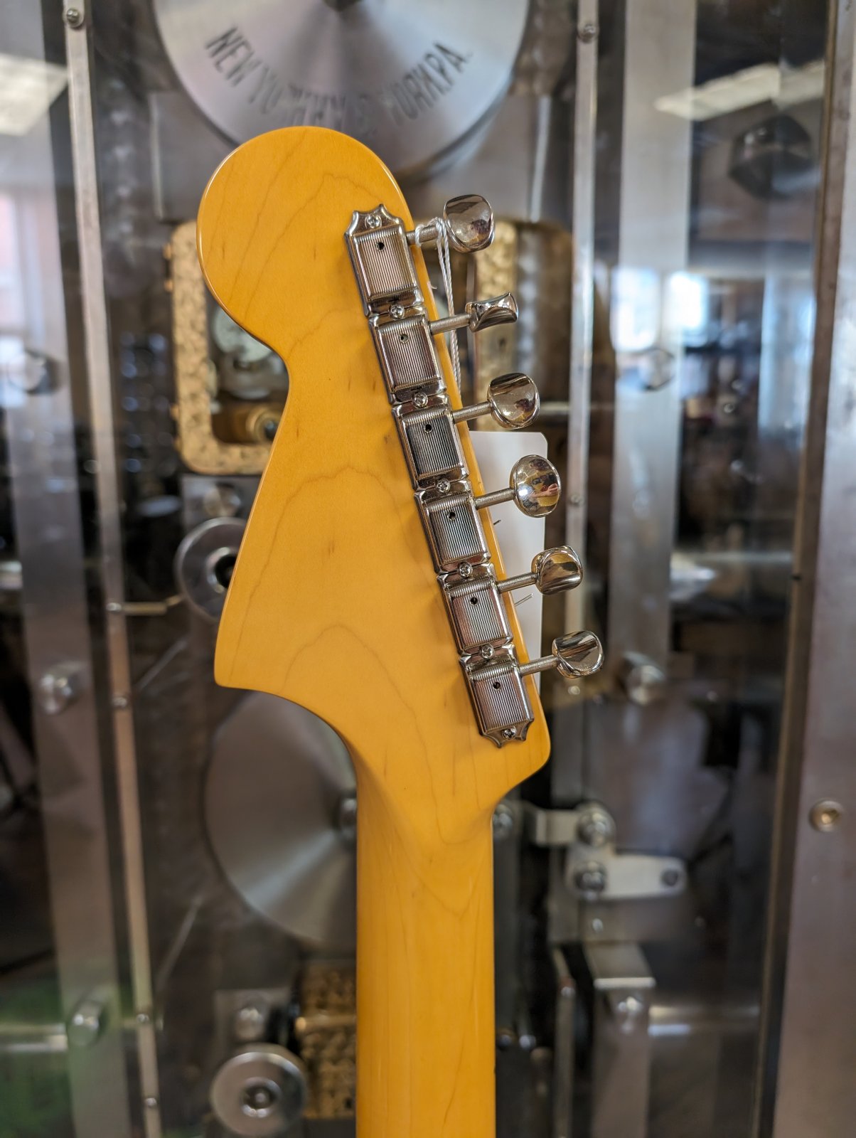 Fender Kurt contain モデル Kurt Cobain Jaguar® – Fender