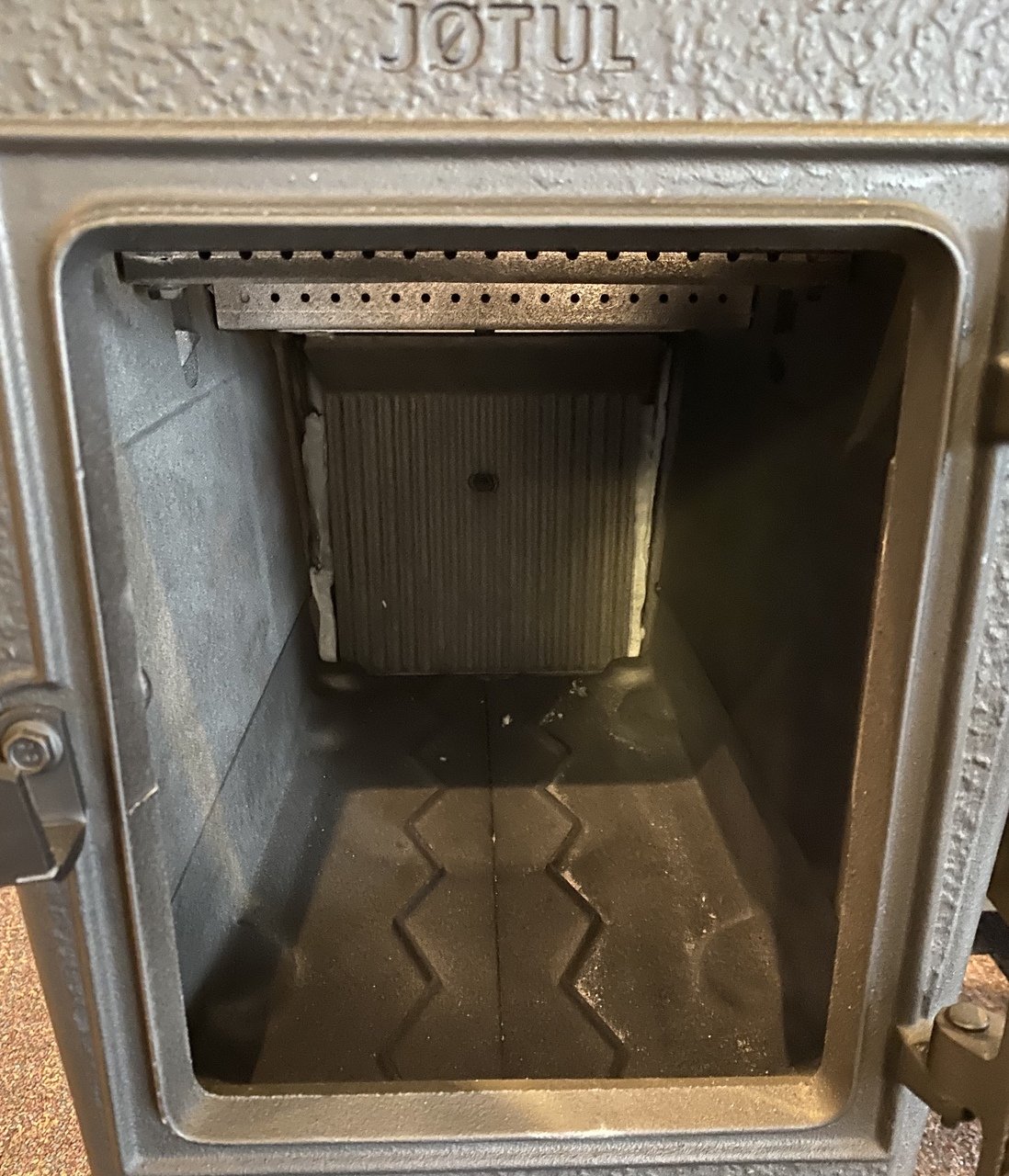 Jotul F602 V2 Woodstove (Small Heating Capacity) - 351675