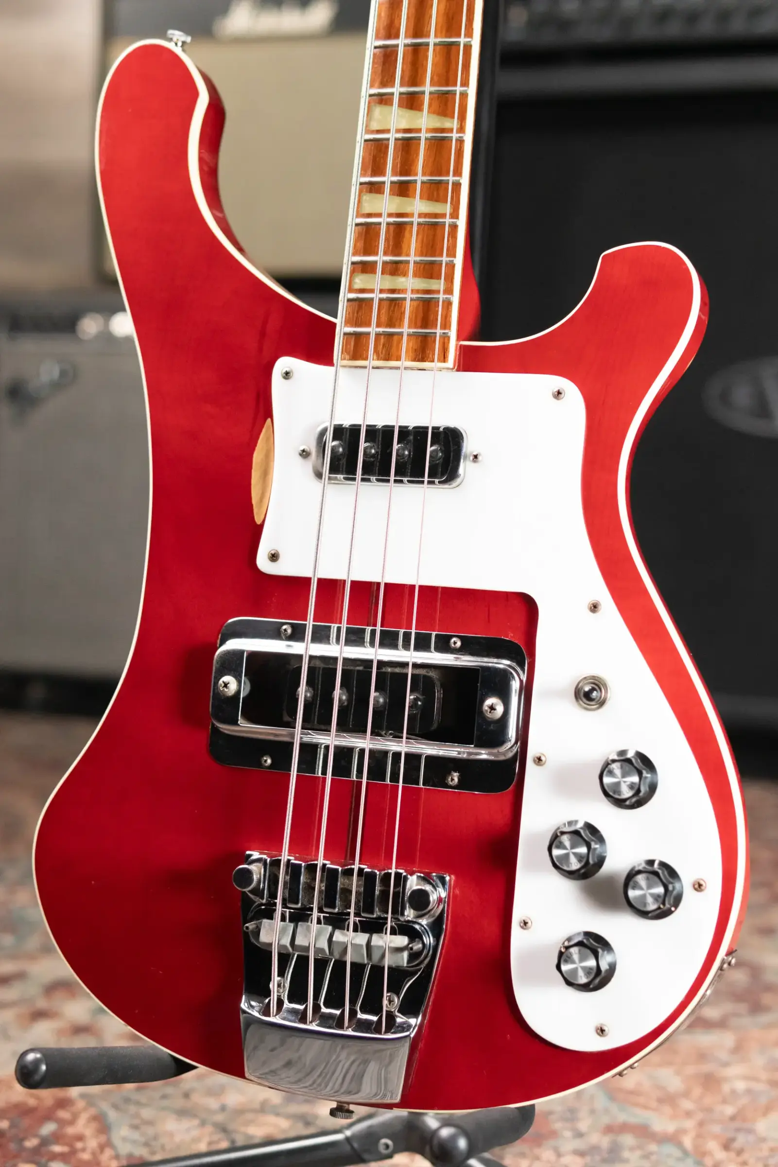 1970_s_Rickenbacker_4001_Bass_