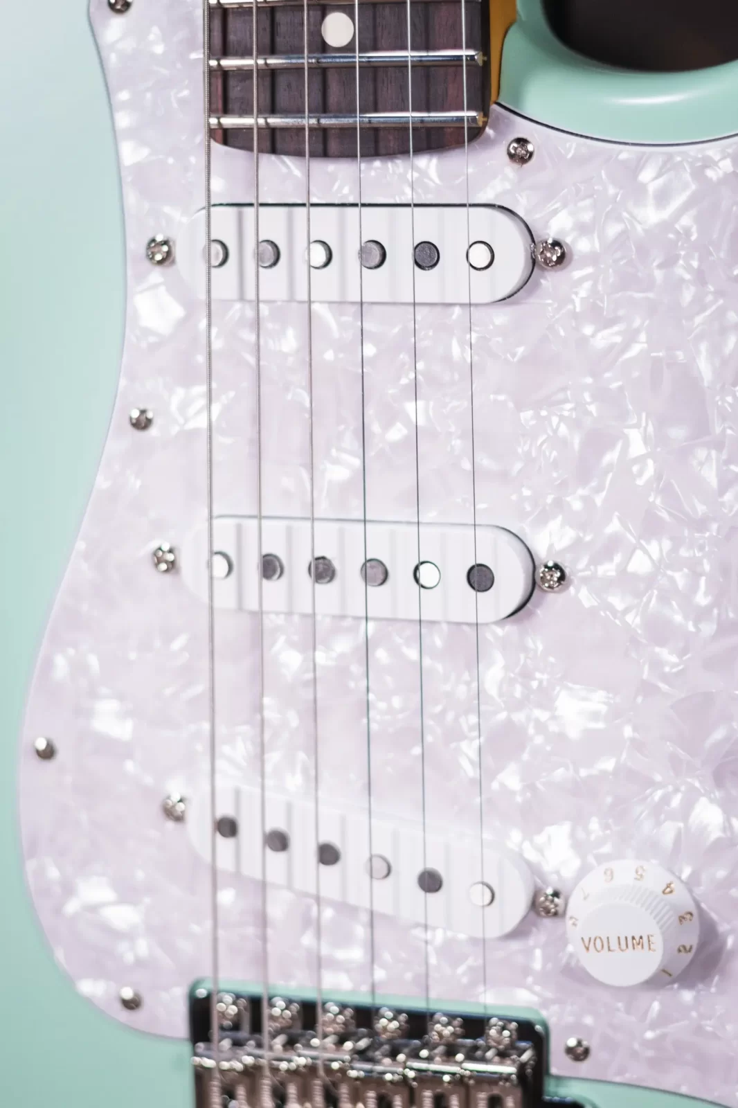 ギター Fender Cory Wong Stratocaster SurfGreen Amazon.com: Fender Limited-edition Cory Wong Stratocaster