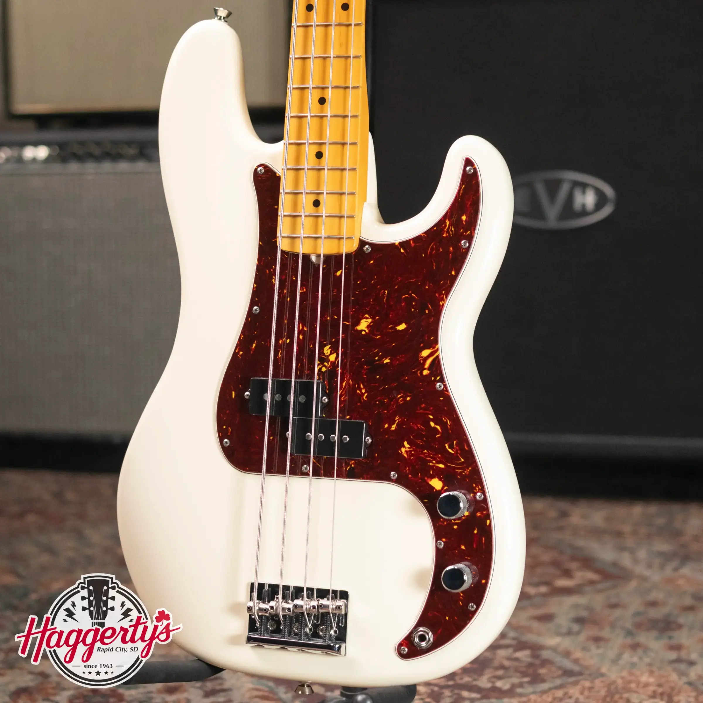 Fender American Professional II Precision Bass®, Maple Fingerboard, Olympic White - Deluxe Molded Case - Used