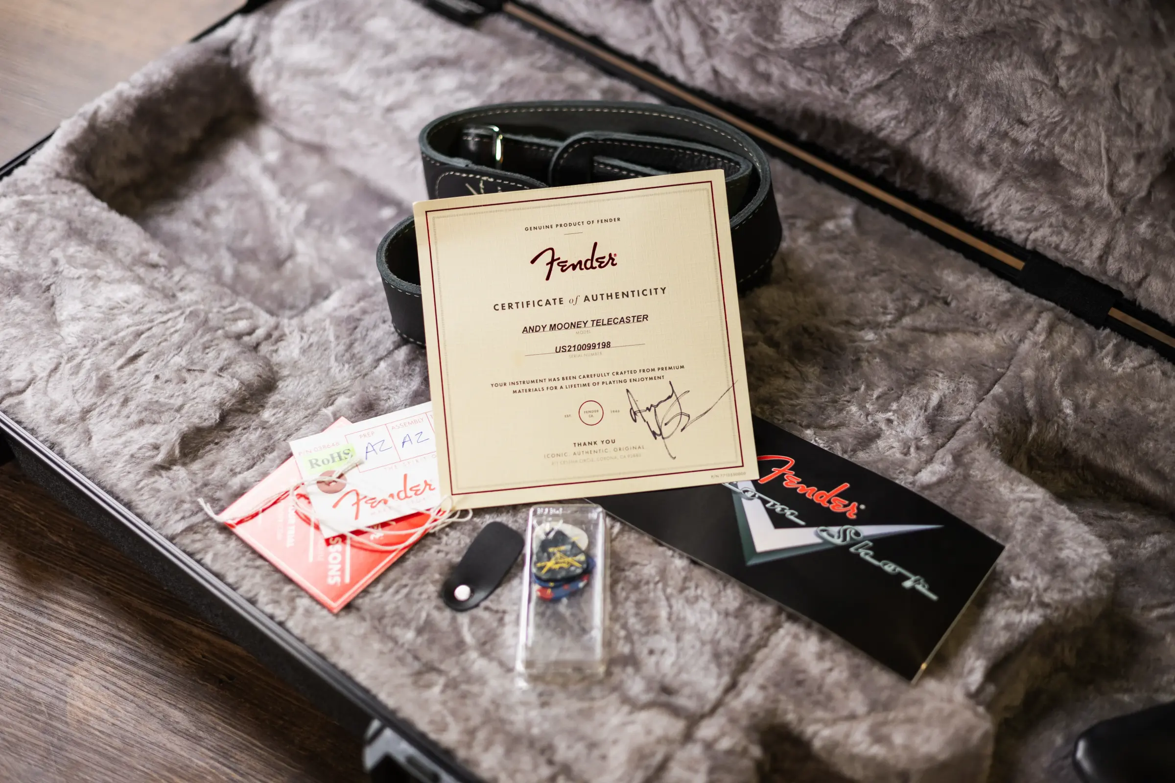 Fender Telecaster Custom/ kavaborg ケース Kavaborg / Case Saddle – LEP INTERNATIONAL