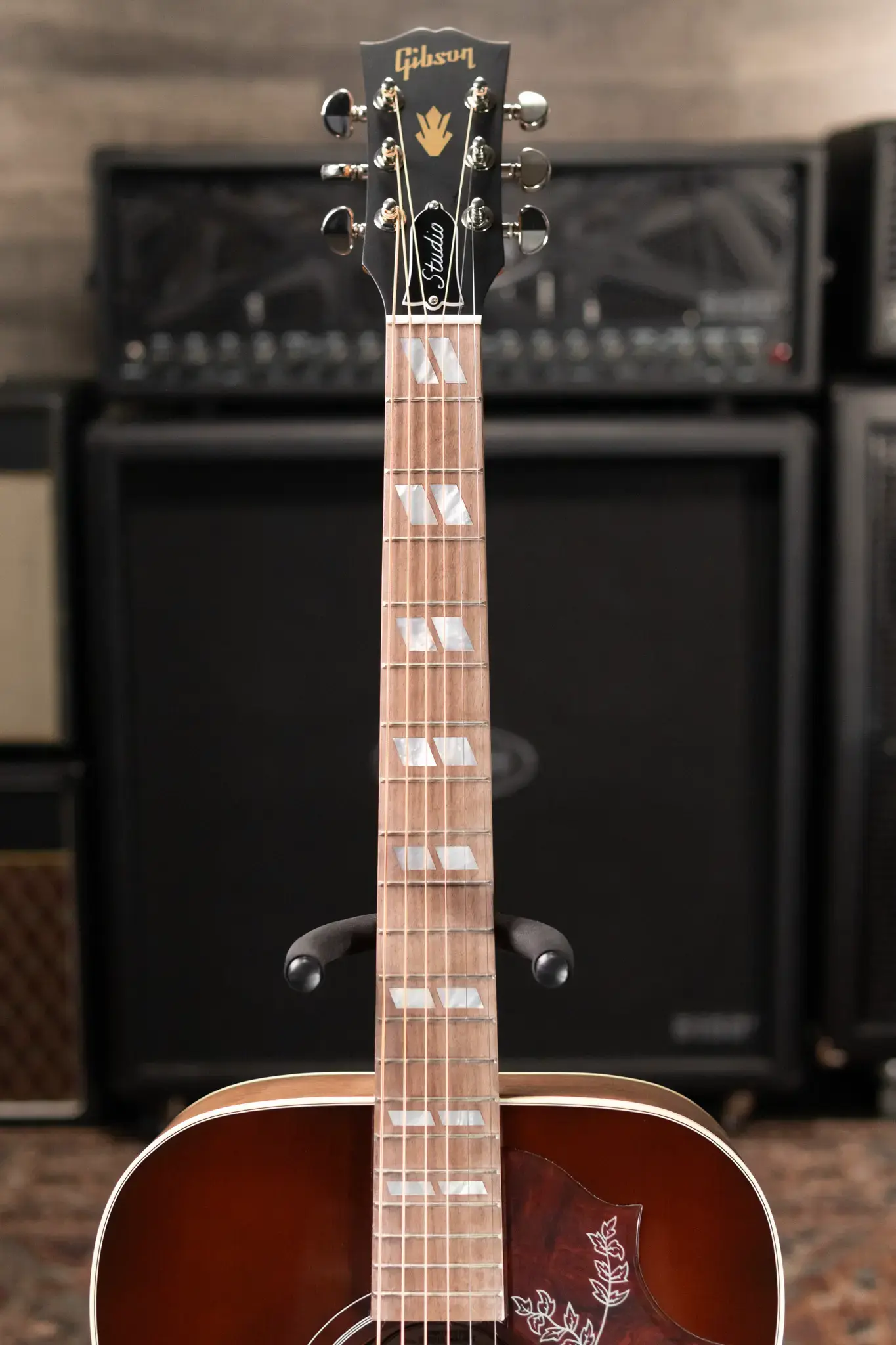 ギター Gibson Hummingbird Studio Walnut Antique Gibson Hummingbird Studio Walnut Antique Natural - Guitar Guys
