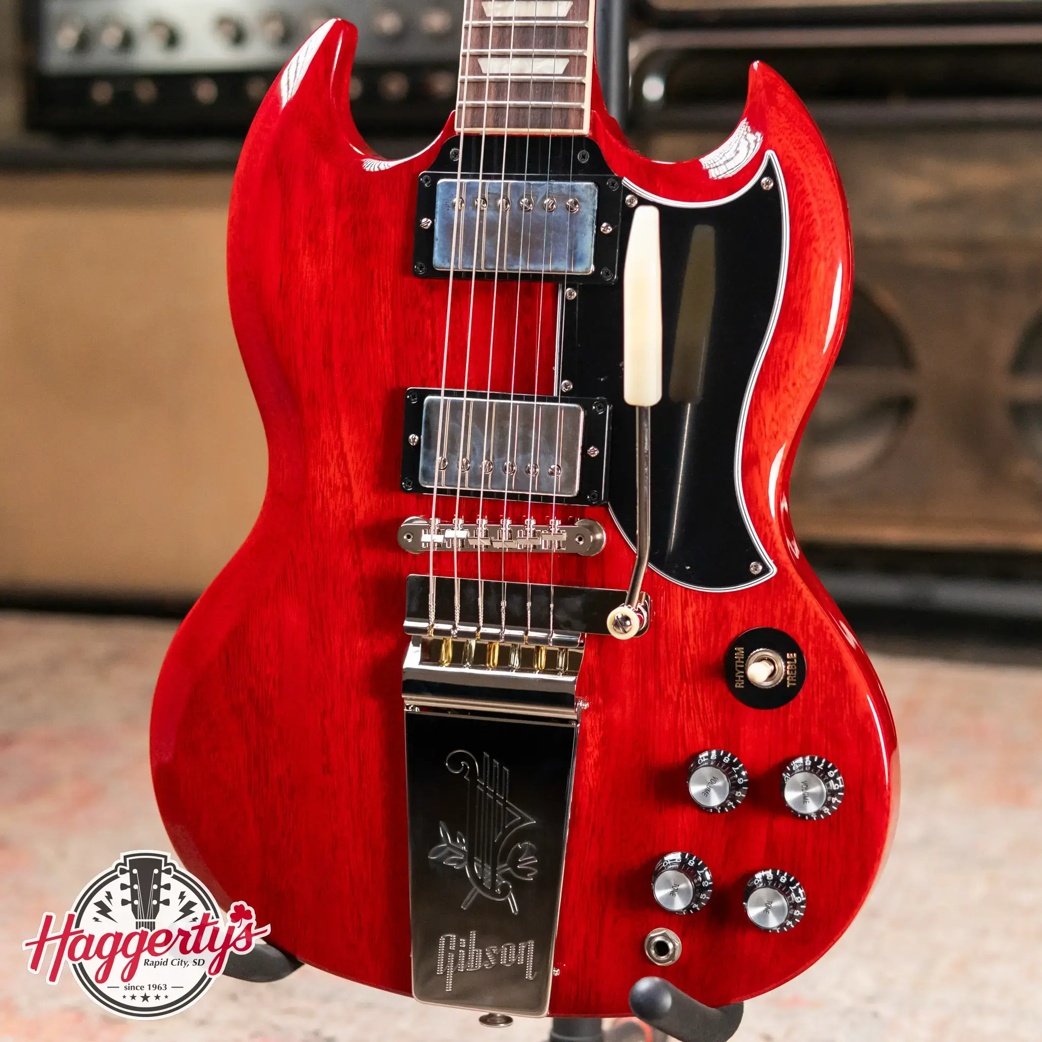 Gibson SG Standard '61 Maestro Vibrola Electric Guitar - Vintage Cherry with Hardshell Case