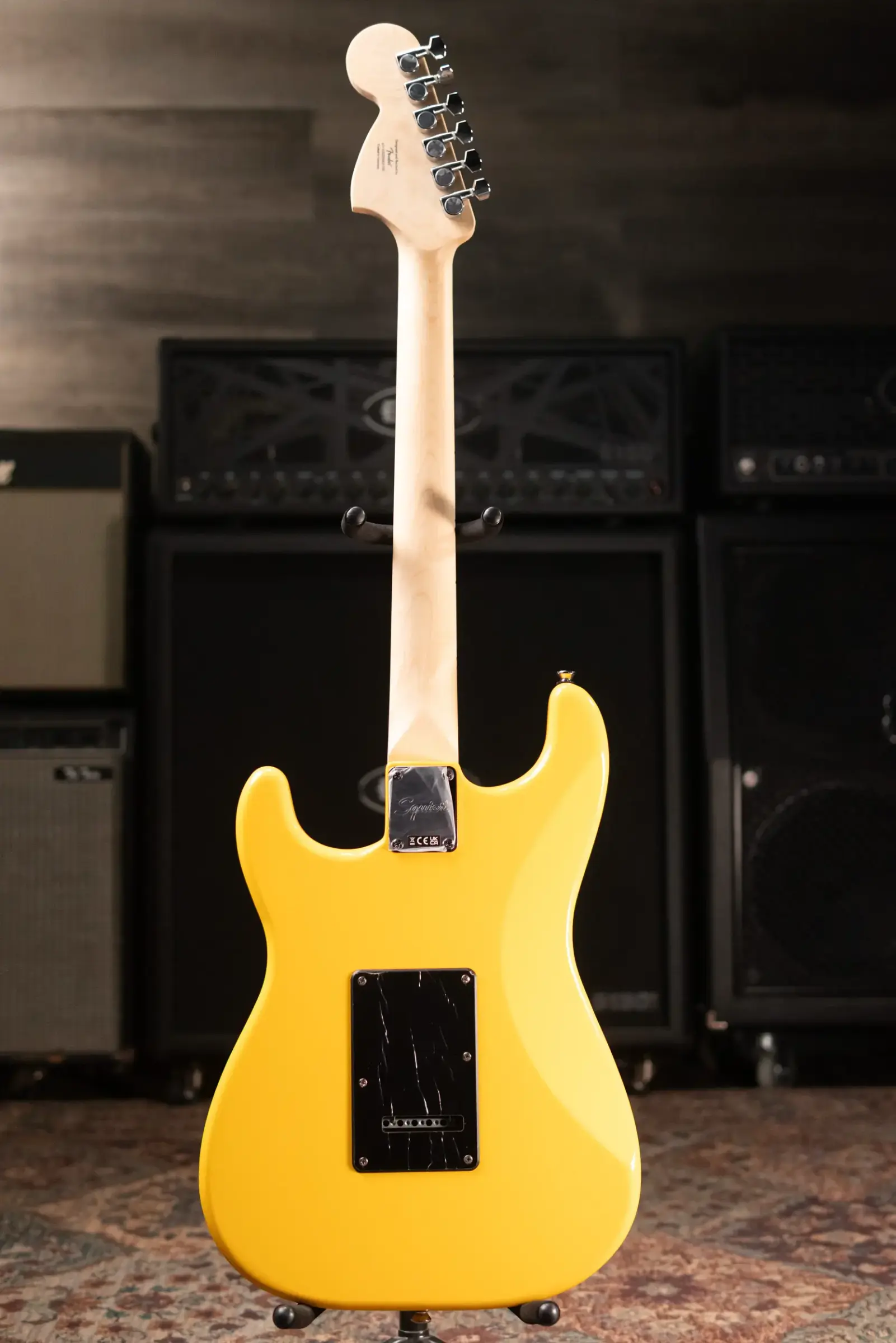 【Squier by fender】Affinity Stratocaster Amazon.com: Squier Affinity Series Stratocaster Electric