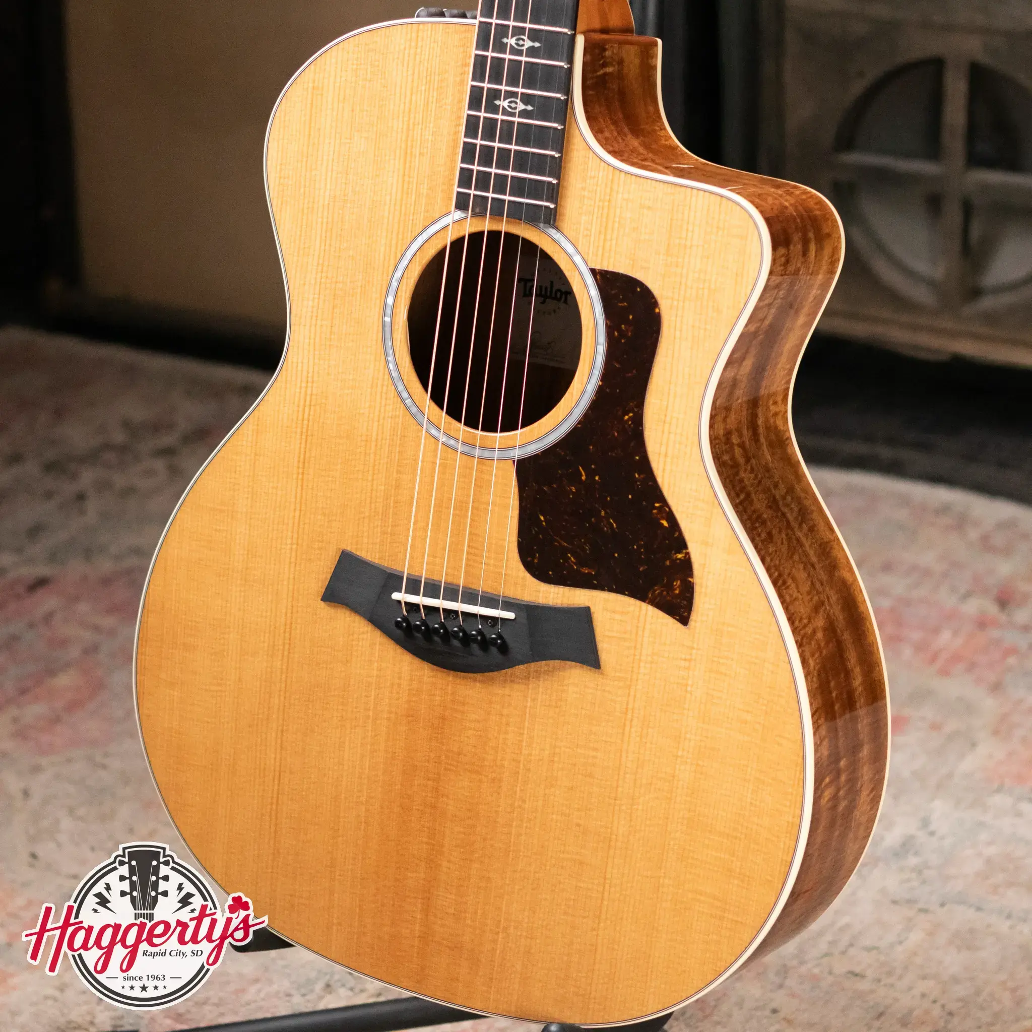 Taylor 214ce-K DLX Grand Auditorium Acoustic/Electric Guitar with Hardshell Case - Factory Demo